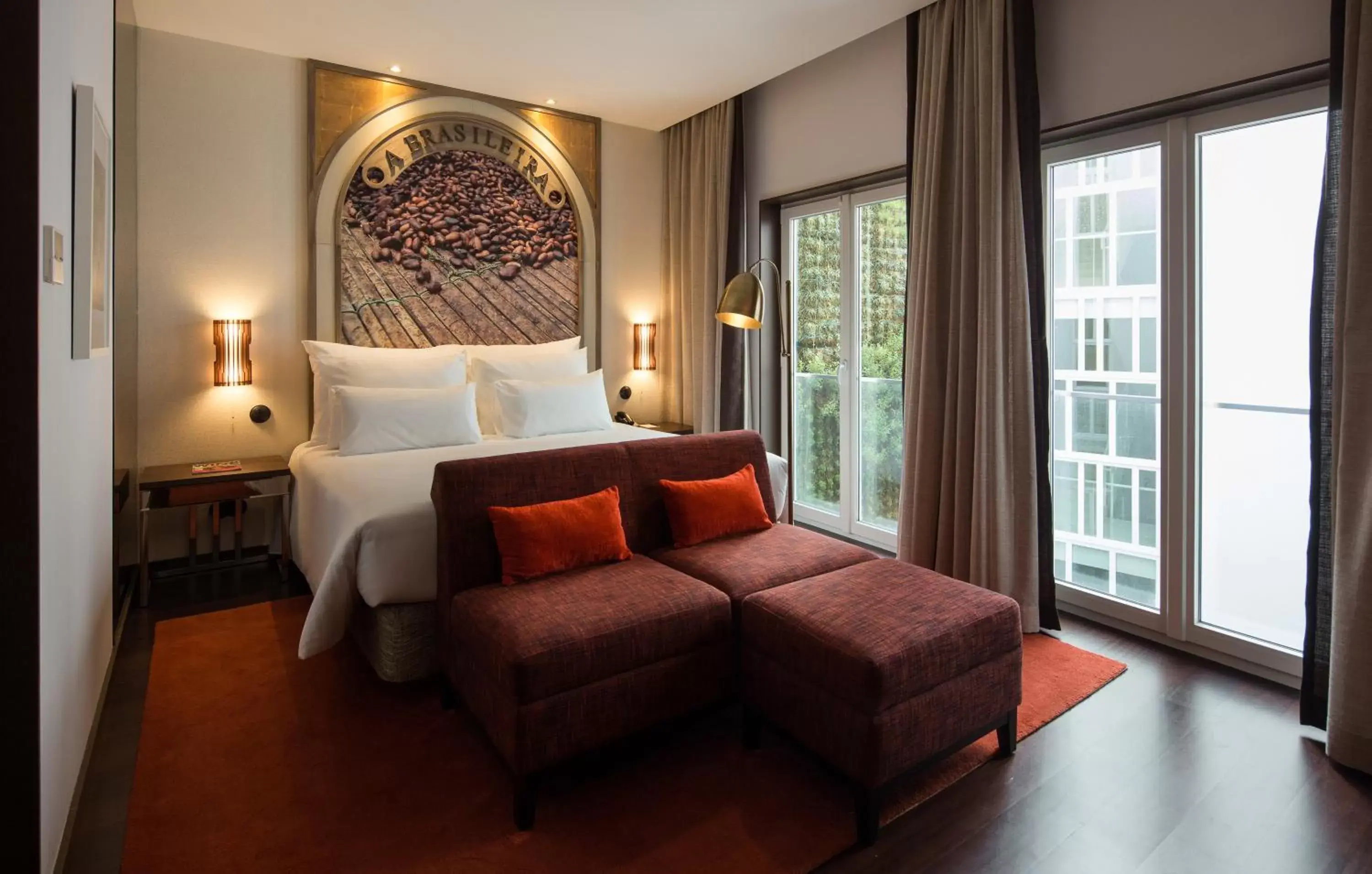 Bedroom, Bed in Pestana Porto - A Brasileira, City Center & Heritage Building