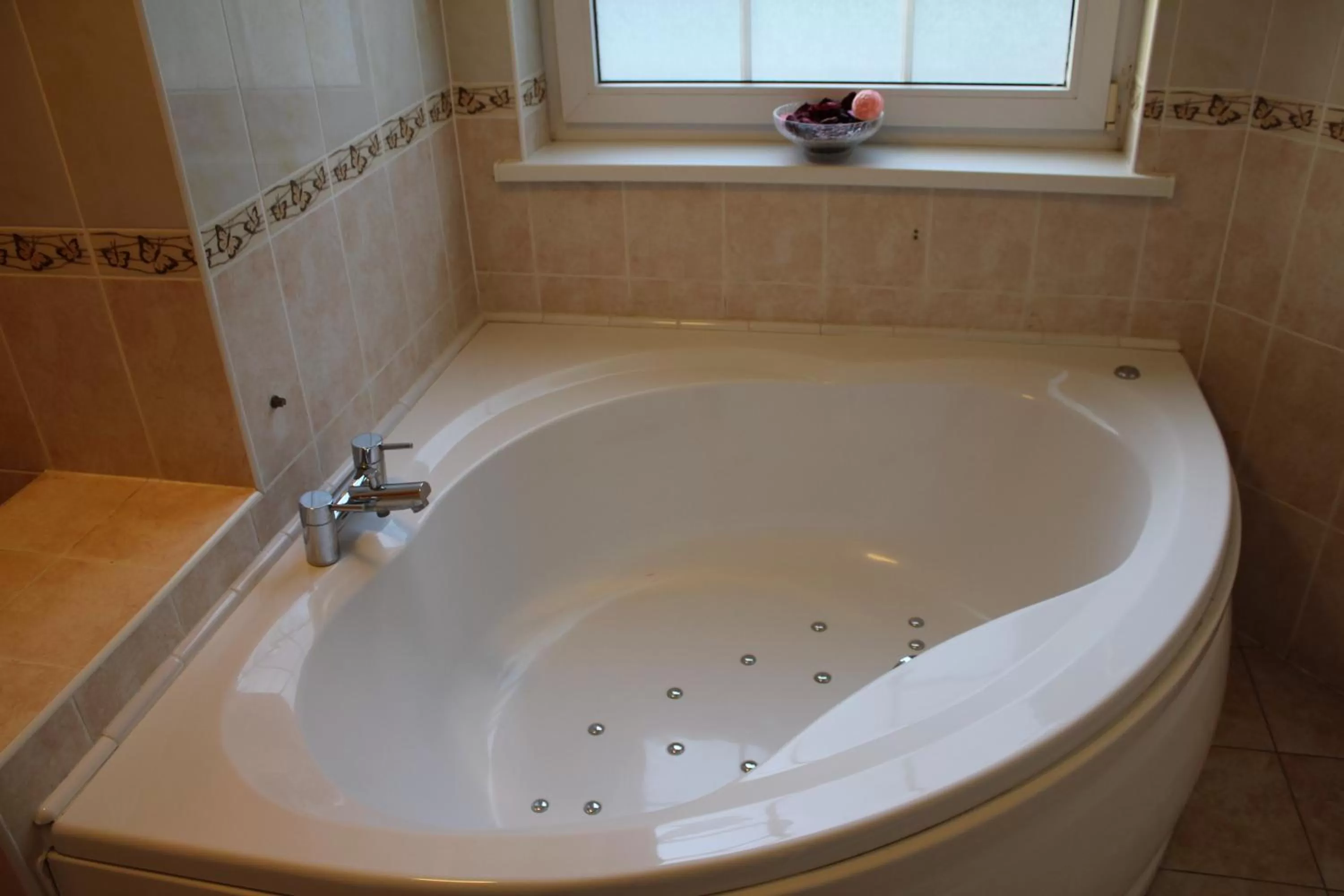 Bathroom in Desalis Hotel London Stansted