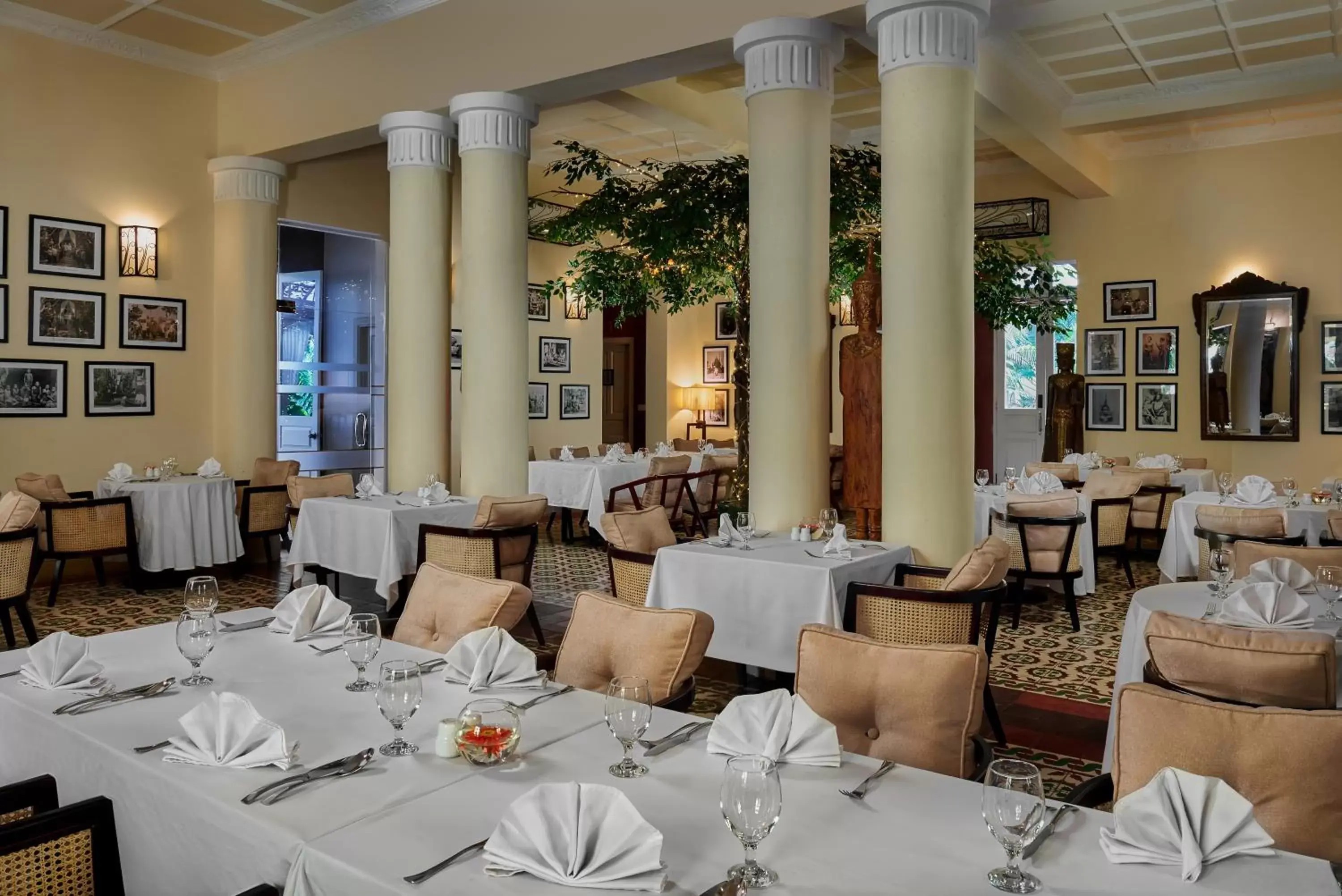 Restaurant/places to eat in Palace Gate Hotel & Resort By EHM Restaurant/places to eat in Palace Gate Hotel & Resort By EHM