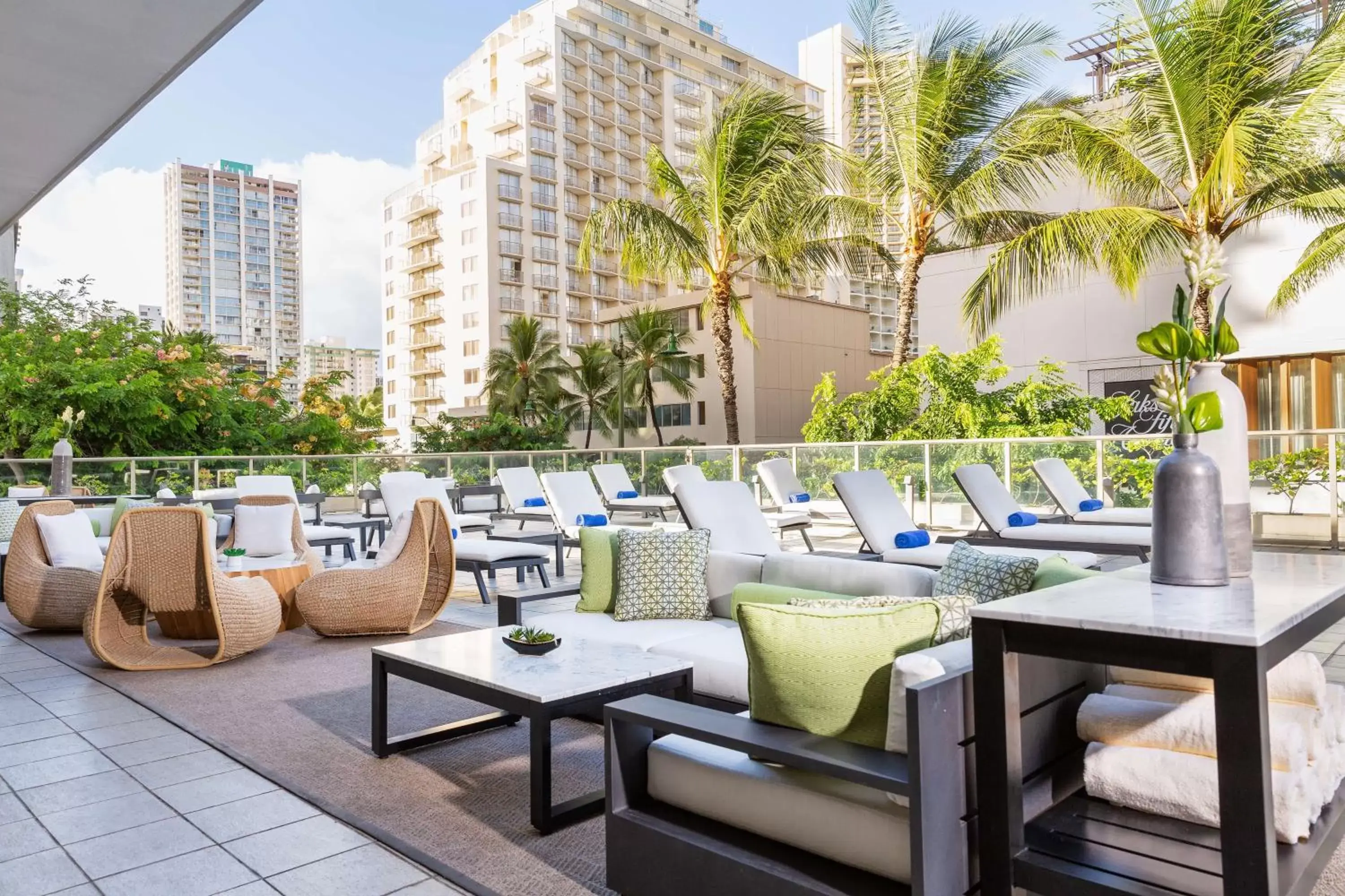 Pool view in Hilton Garden Inn Waikiki Beach