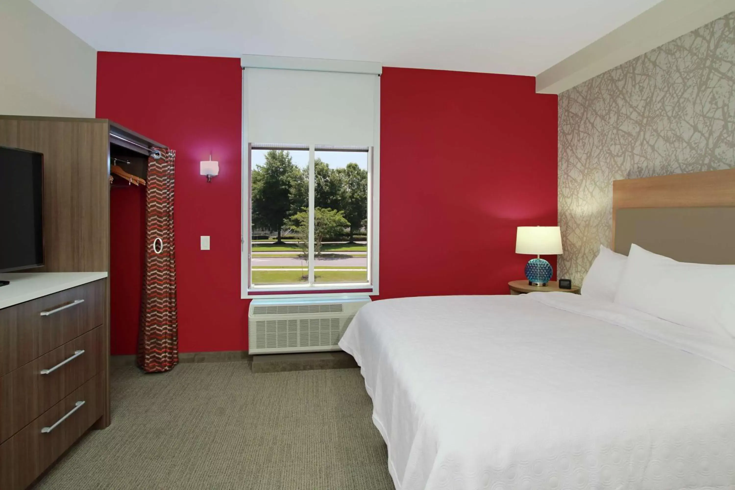 Bedroom, Bed in Home2 Suites by Hilton Mobile I-65 Government Boulevard