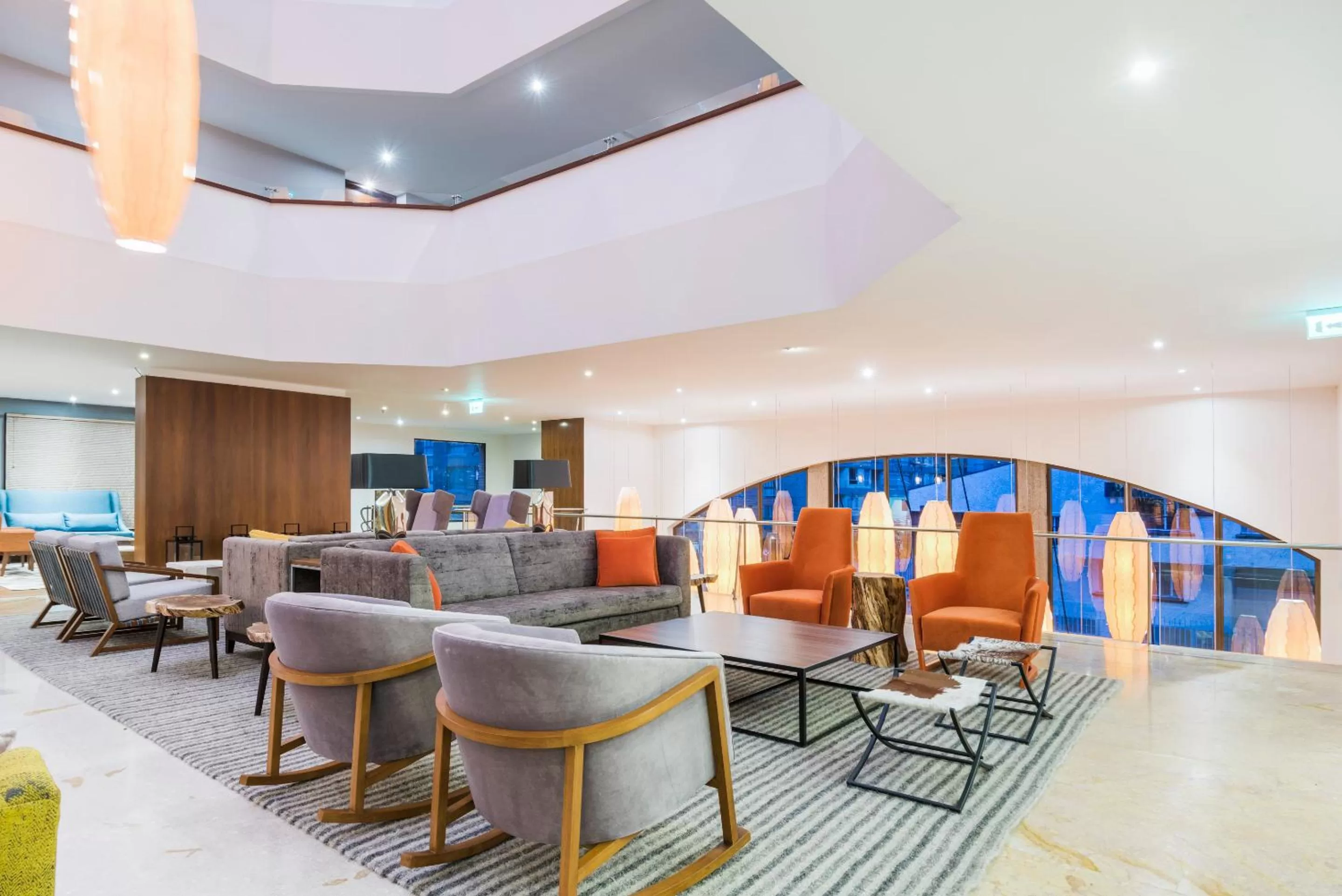 Restaurant/places to eat, Lounge/Bar in Cosmos 100 Executive