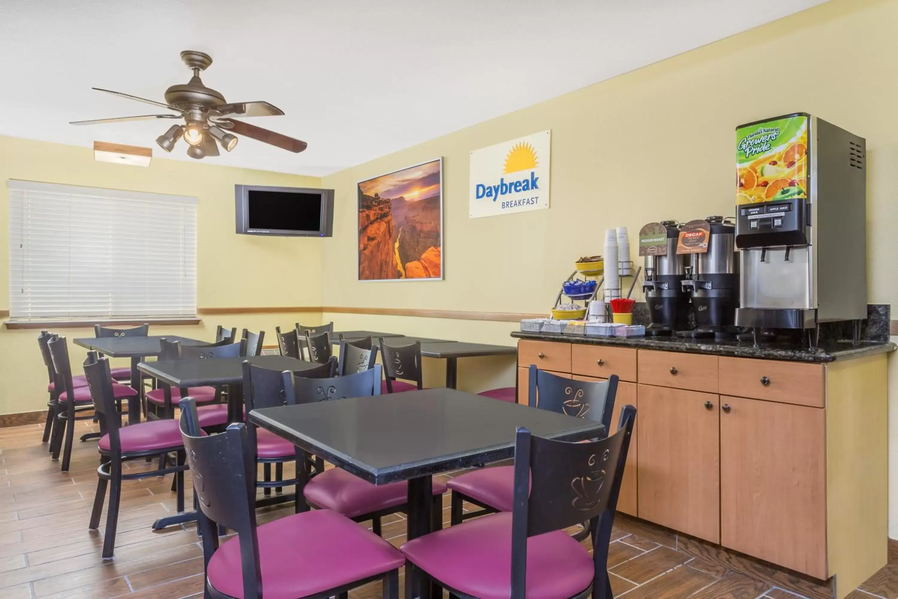 Food and drinks, Restaurant/Places to Eat in Days Inn by Wyndham Moab