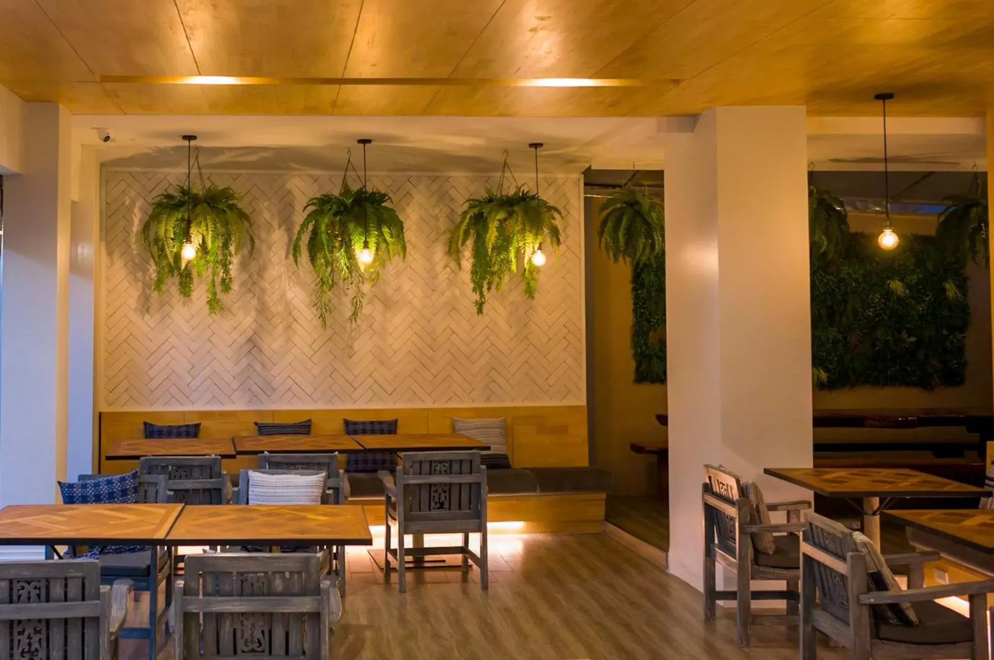 Restaurant/places to eat in Luck Thai Hotel Restaurant/places to eat in Luck Thai Hotel