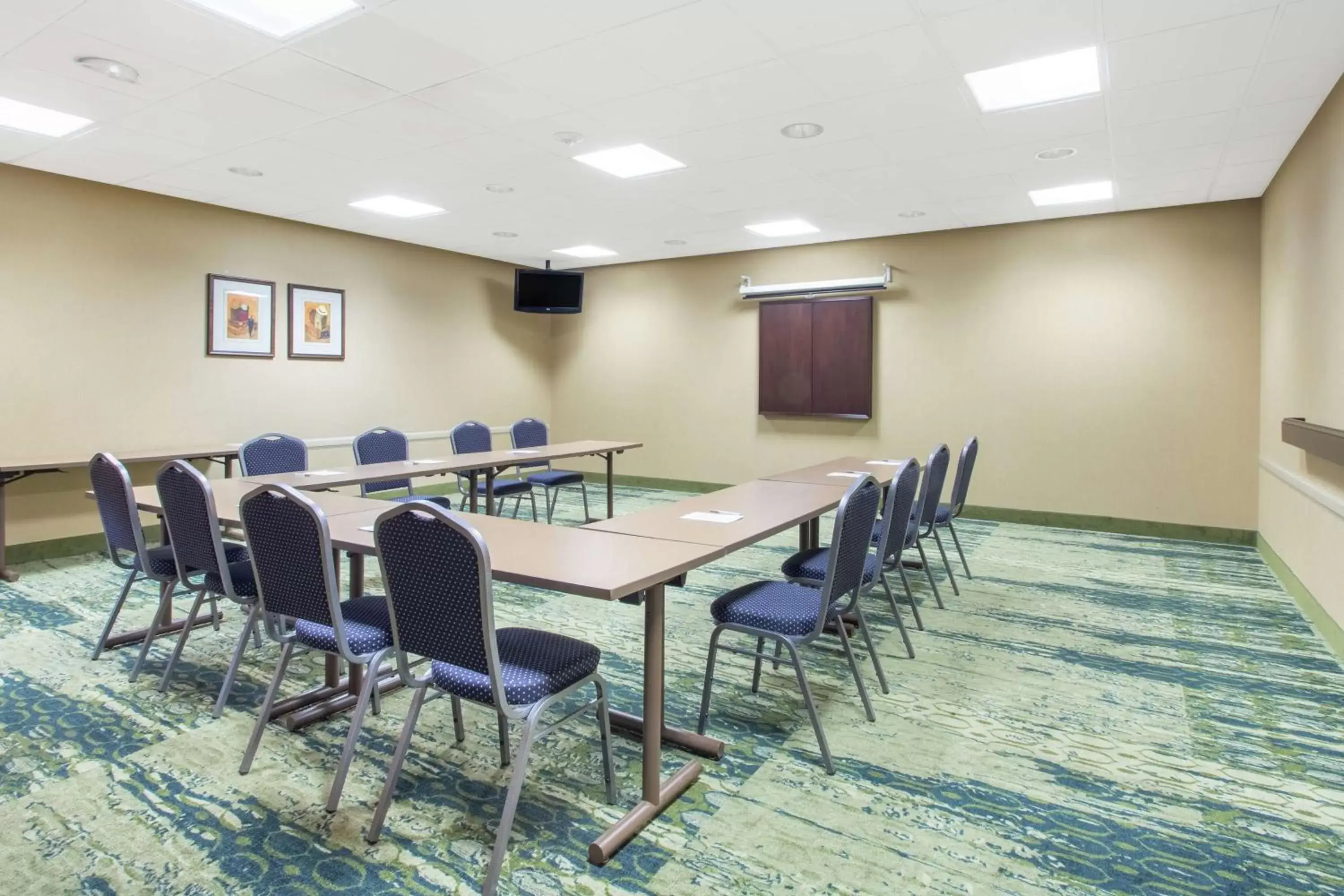 Meeting/conference room in Hampton Inn & Suites Albany-Airport