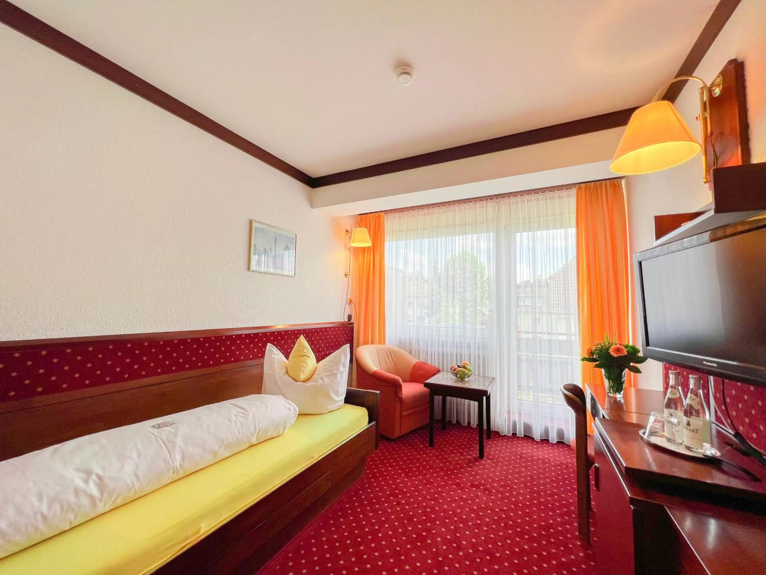 Photo of the whole room, Bed in Kurhotel Wiedenmann
