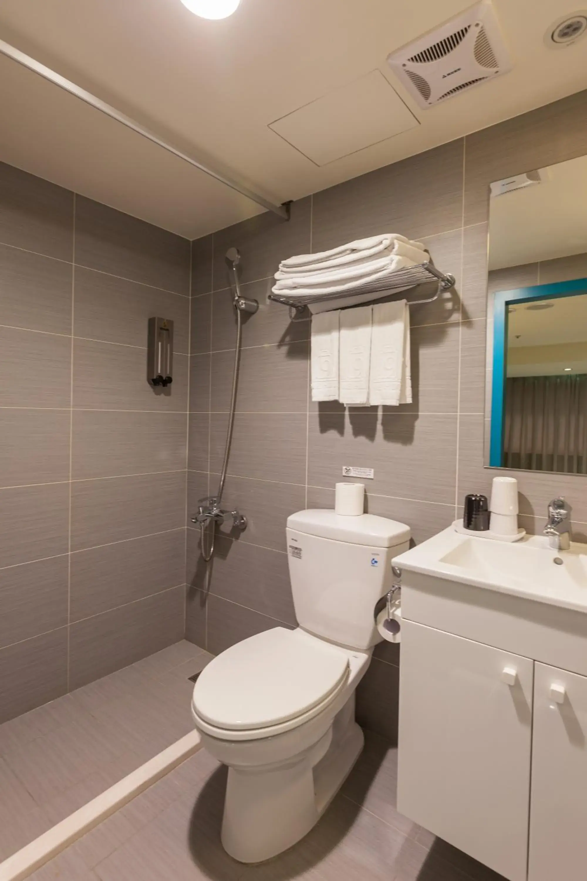 Shower, Bathroom in 9ine Hotel