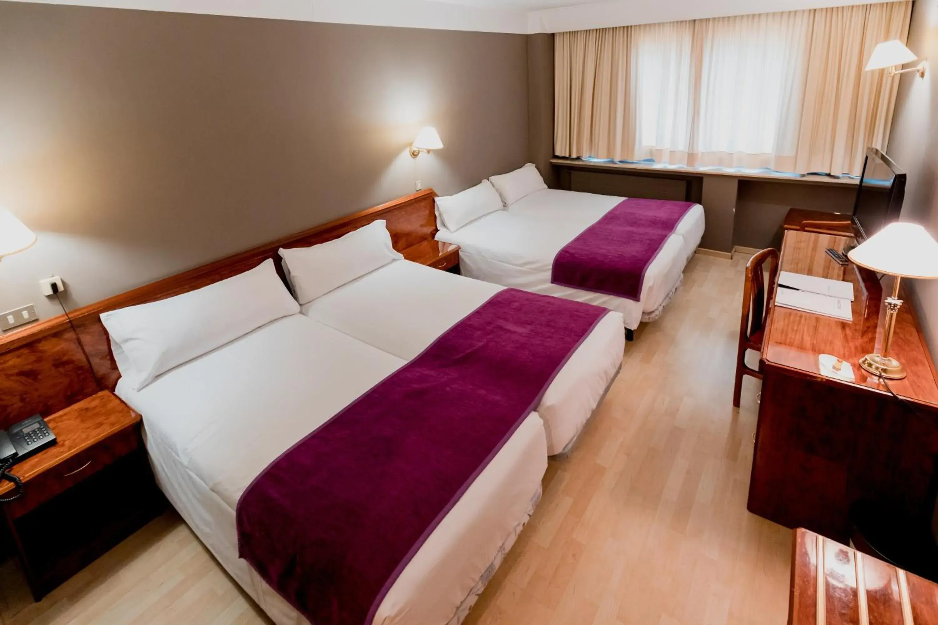 Bed in Sercotel Delfos Andorra