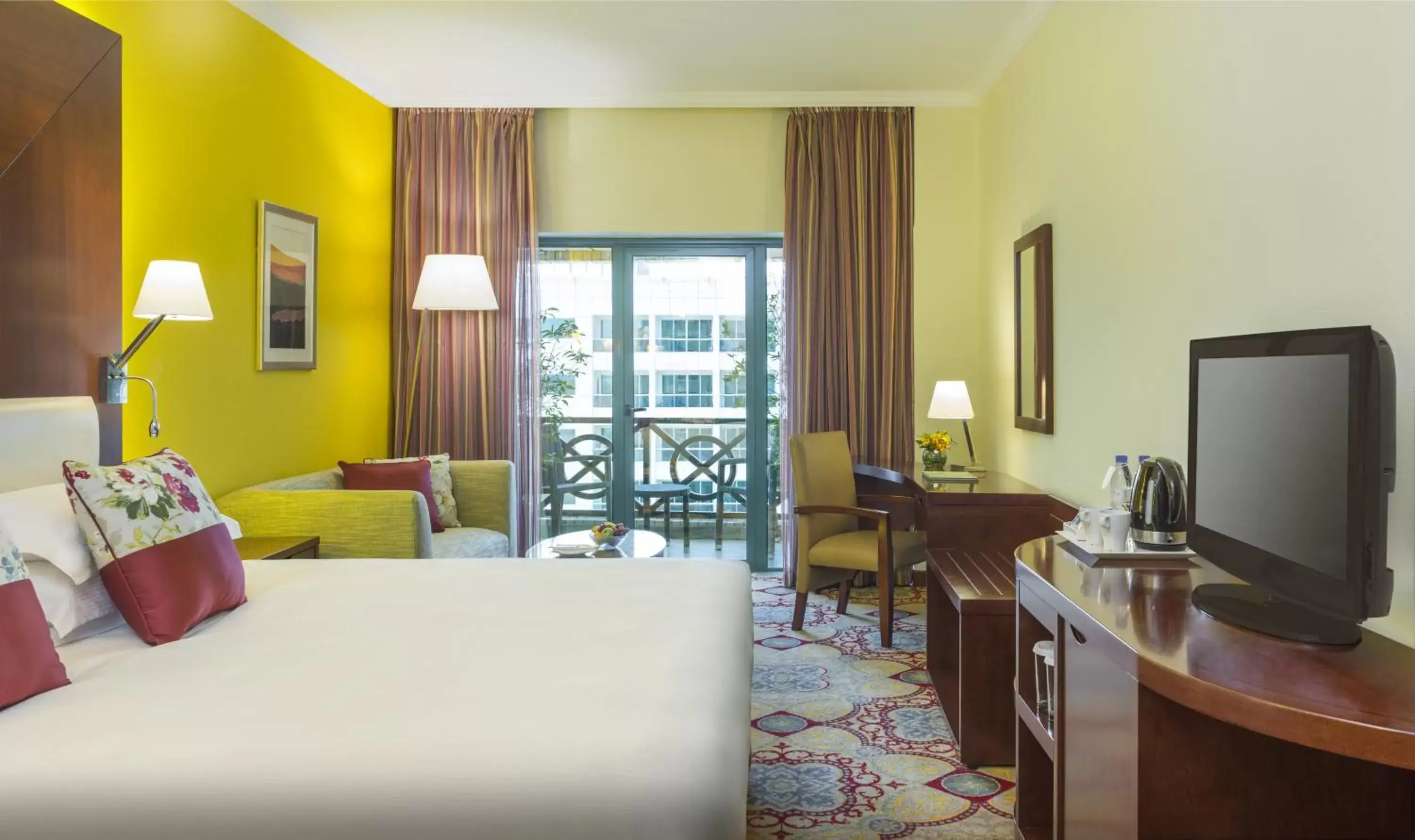 TV and multimedia, Room Photo in Coral Dubai Deira Hotel