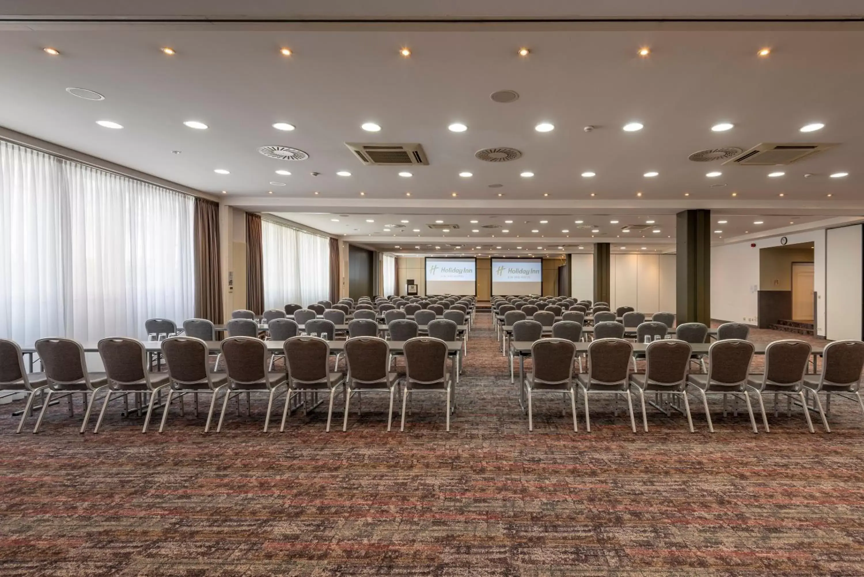 Meeting/conference room in Holiday Inn Munich Unterhaching, an IHG Hotel