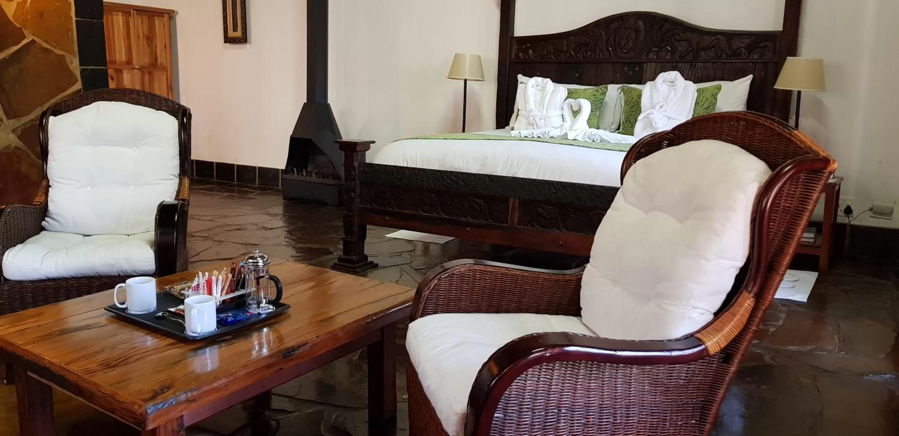 Photo of the whole room, Bed in Misty Hills Country Hotel, Conference Centre & Spa