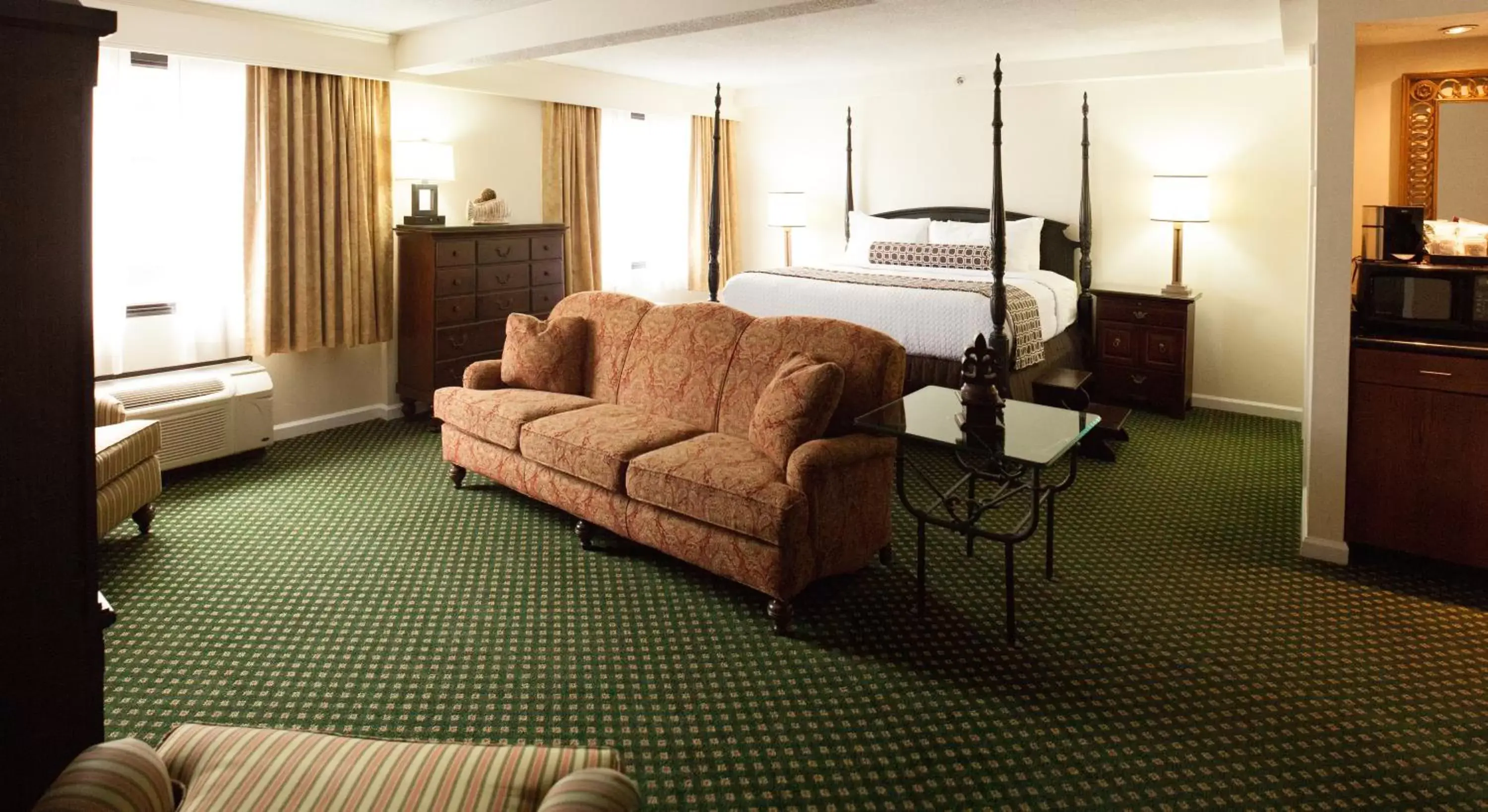 Bedroom, Bed in Crowne Plaza Hotel Hickory by IHG Bedroom, Bed in Crowne Plaza Hotel Hickory by IHG