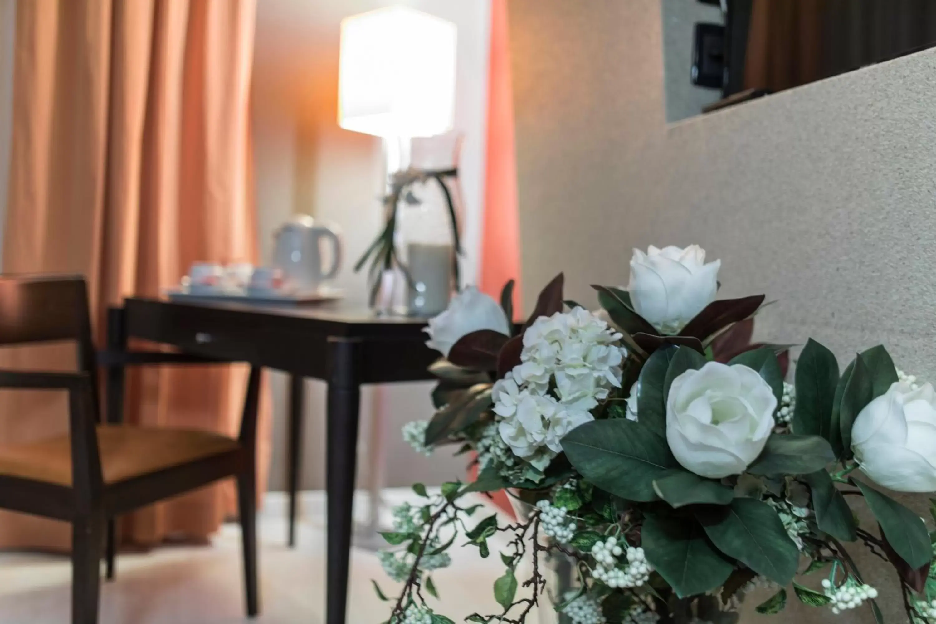 hair dresser, Dining Area in Hotel Donatello Imola