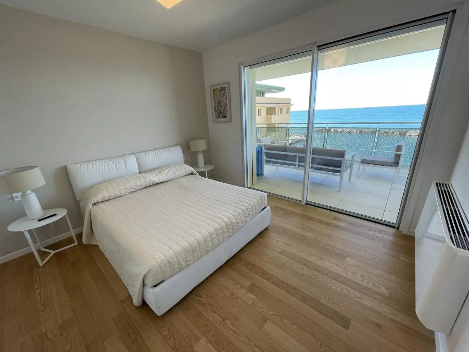 Balcony/Terrace, Bed in Gli Scogli Luxury Residence Hotel