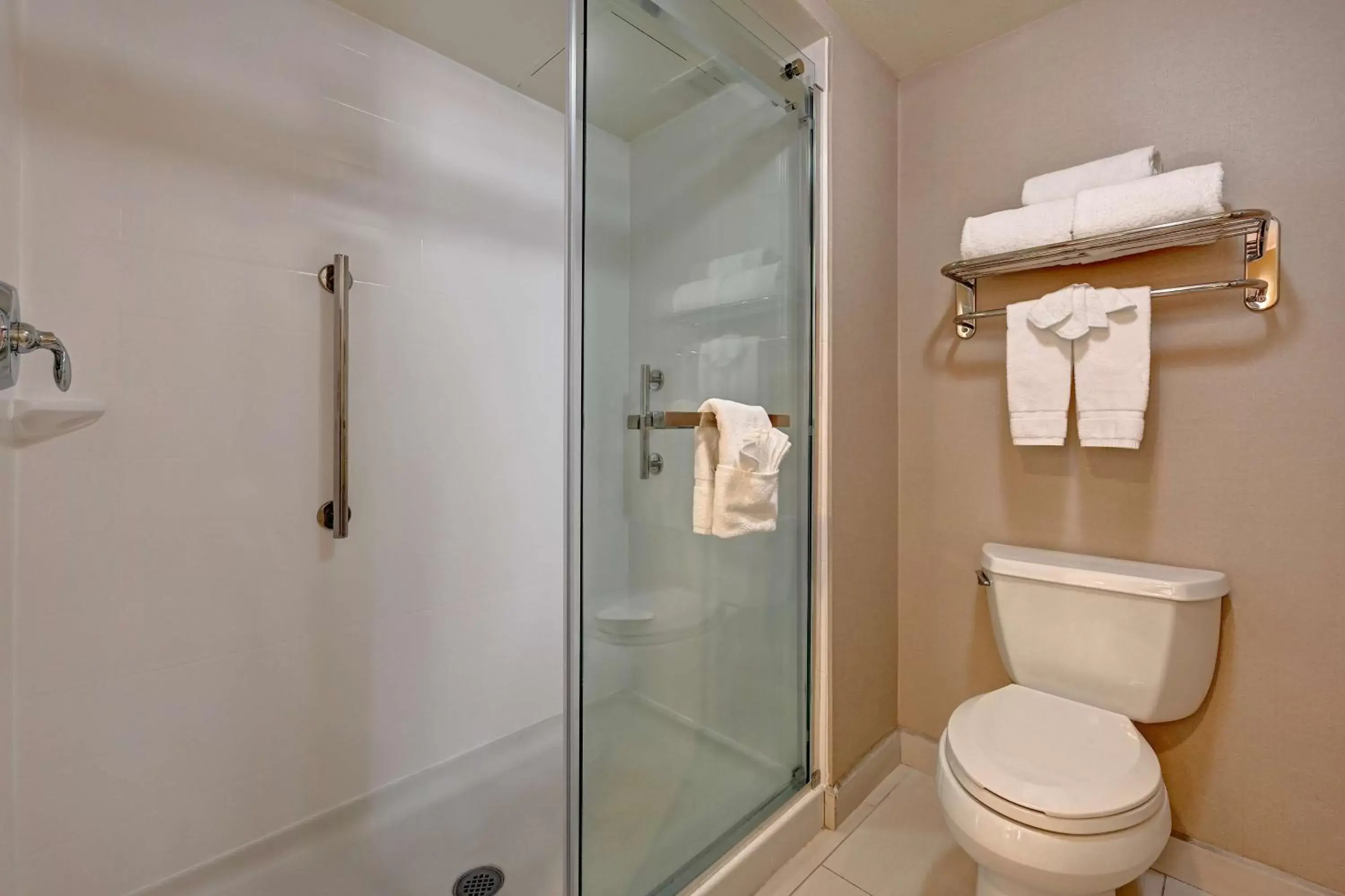 Bathroom in Homewood Suites by Hilton Albuquerque Airport