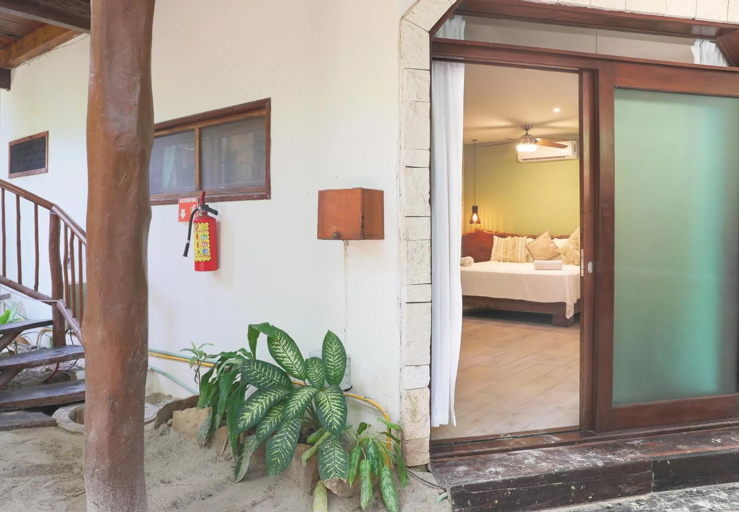 Facade/entrance, Bed in Playa Canek Beachfront Eco Hotel