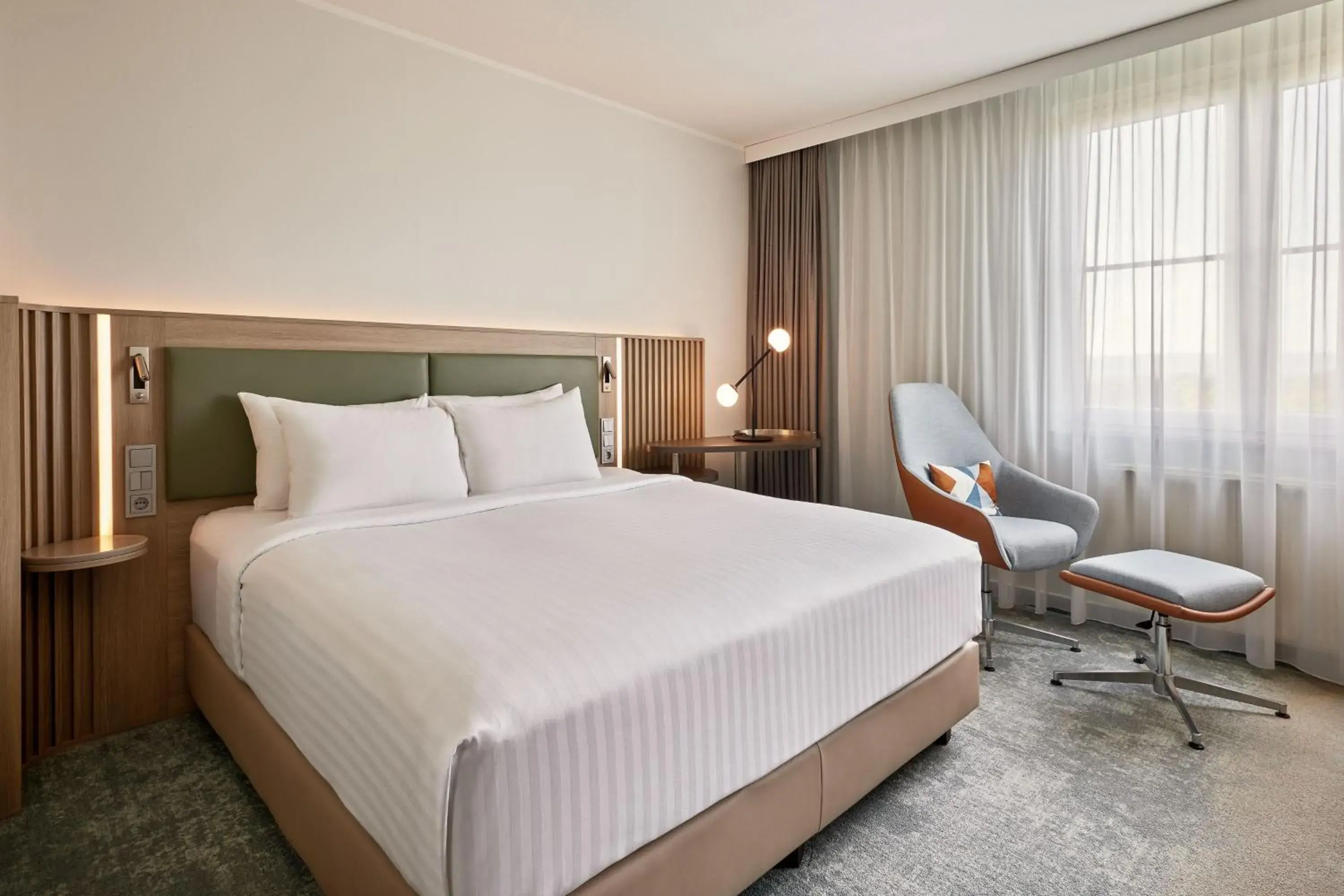 Standard King Room with Inland View in Courtyard by Marriott Dortmund Standard King Room with Inland View in Courtyard by Marriott Dortmund