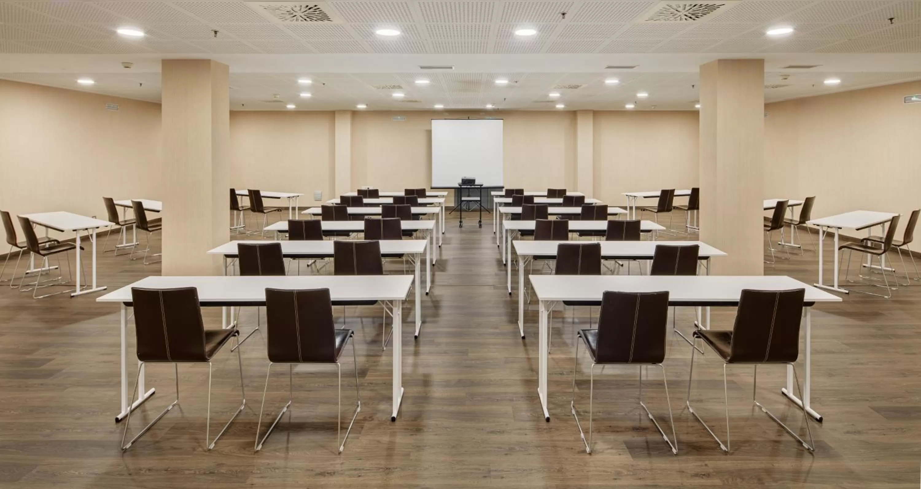 Meeting/conference room in Sercotel Plaza Feria