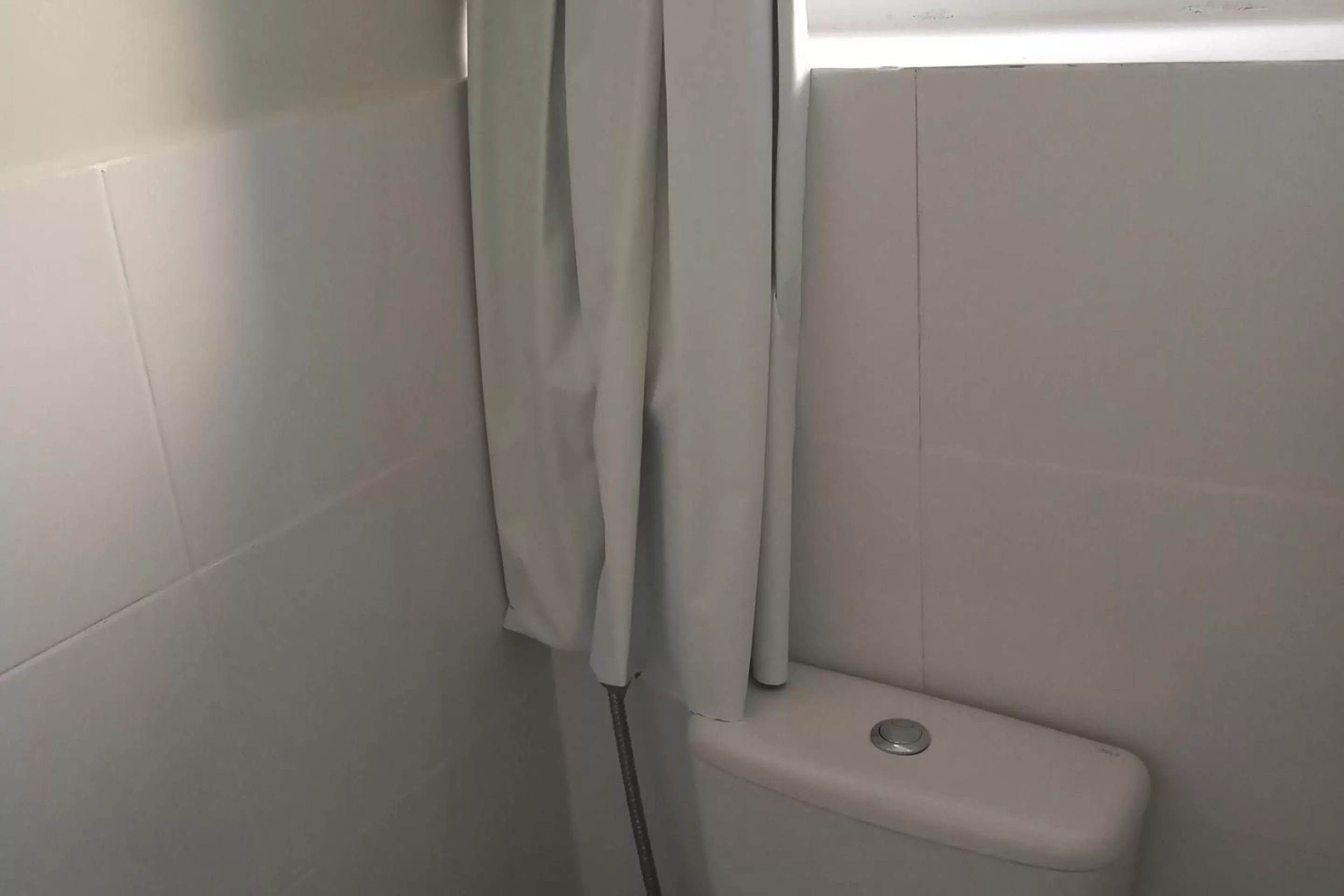 Bathroom in Compacto Hotel