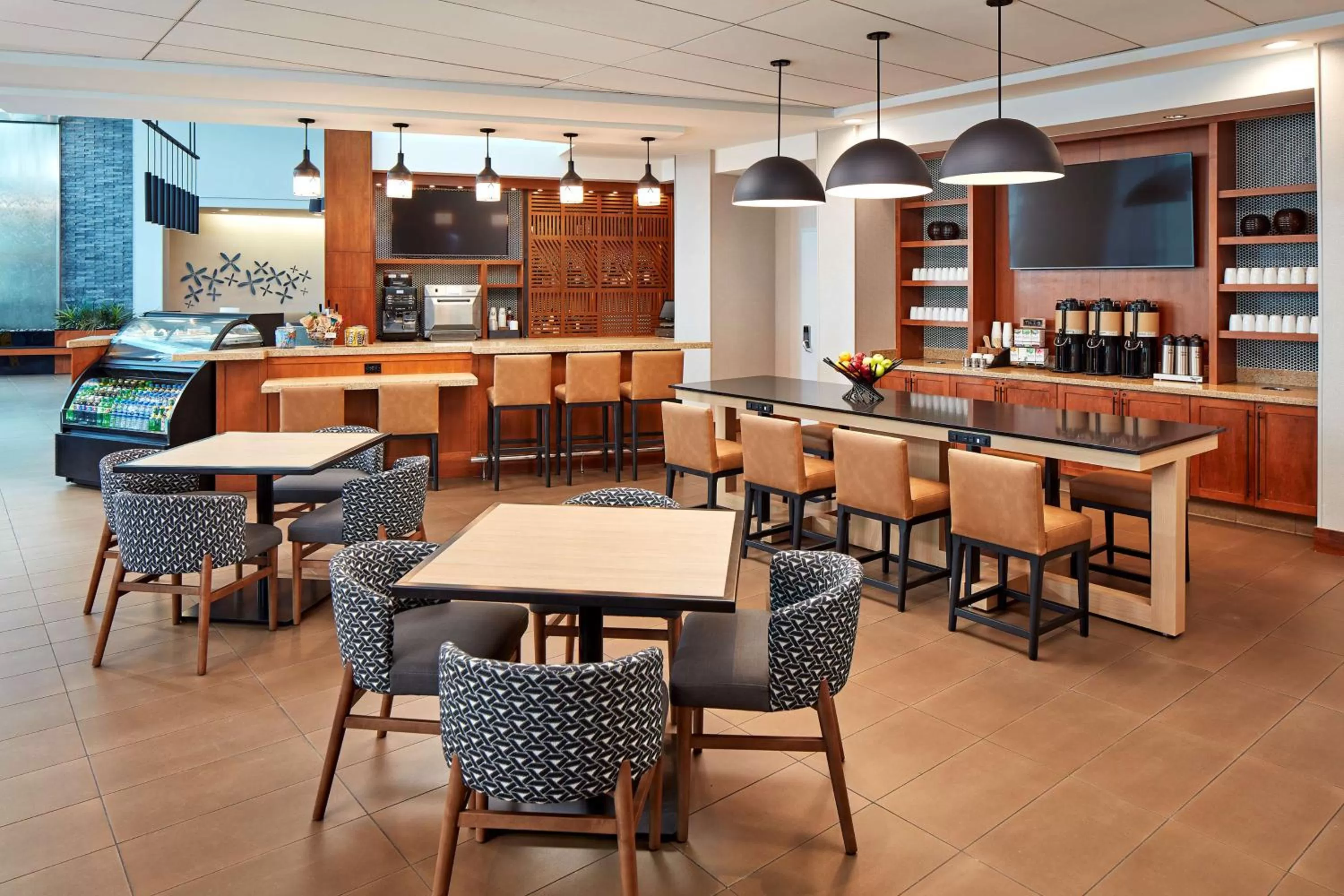 Restaurant/places to eat in Hyatt Place Los Angeles / LAX / El Segundo