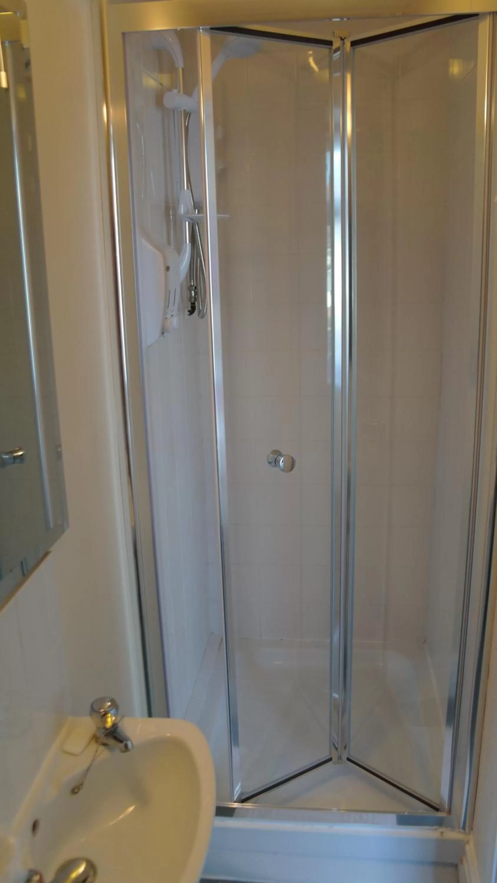 Bathroom in The Monsell Hotel