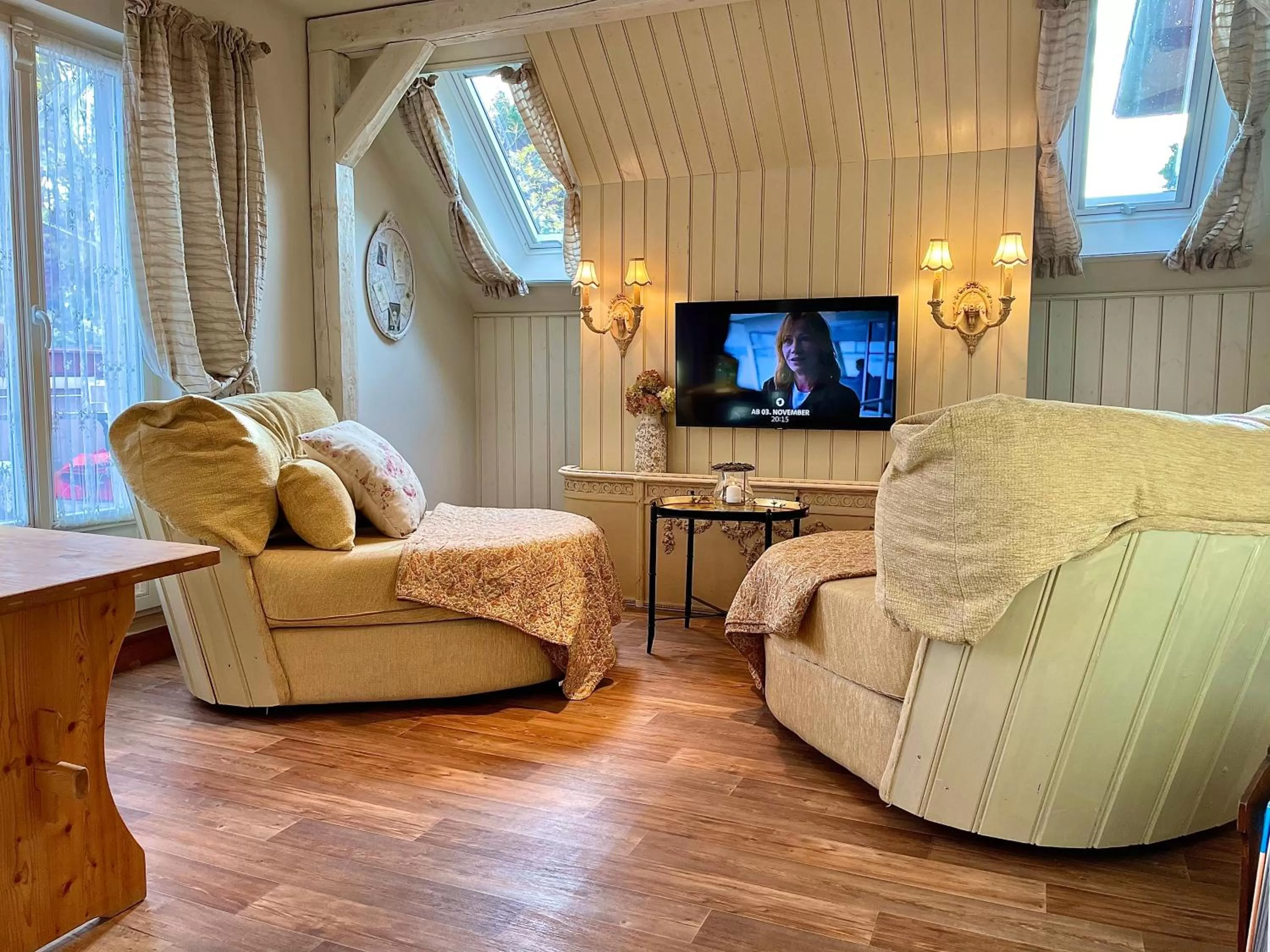 TV and multimedia, Seating Area in Weißt Du noch - Gästehäuser & Suiten