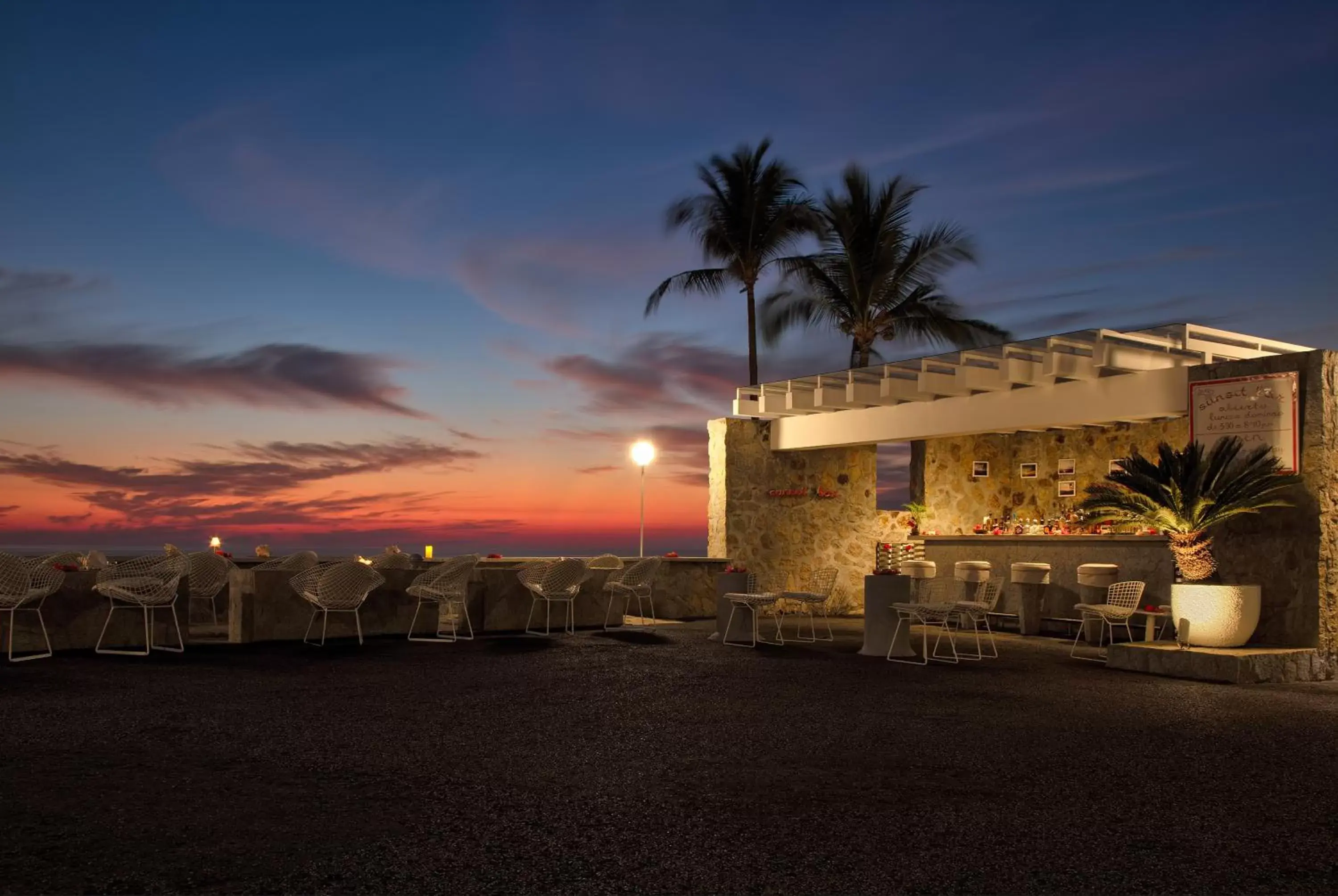 Lounge or bar in Las Brisas Acapulco