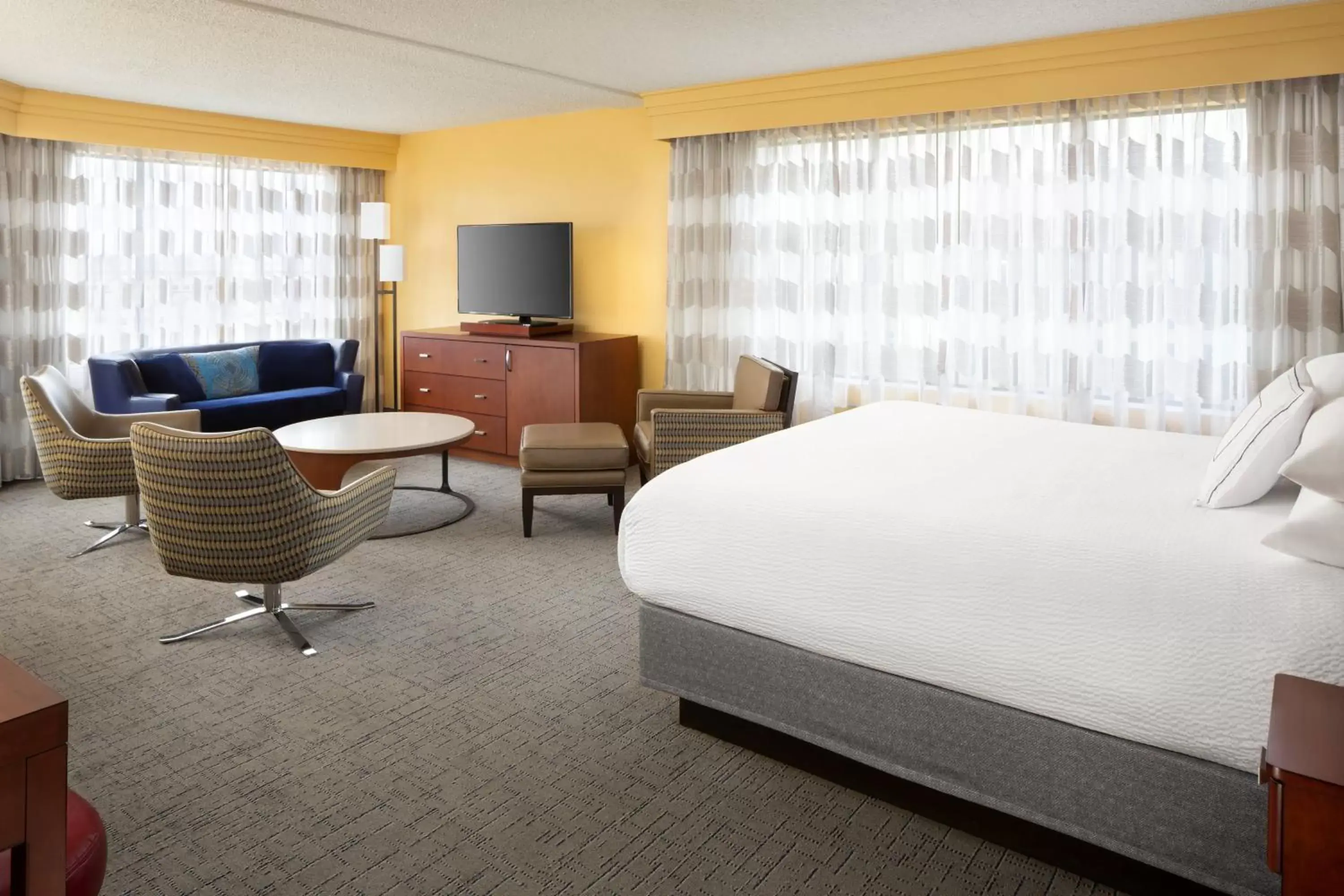 Photo of the whole room in Courtyard by Marriott Fishermans Wharf