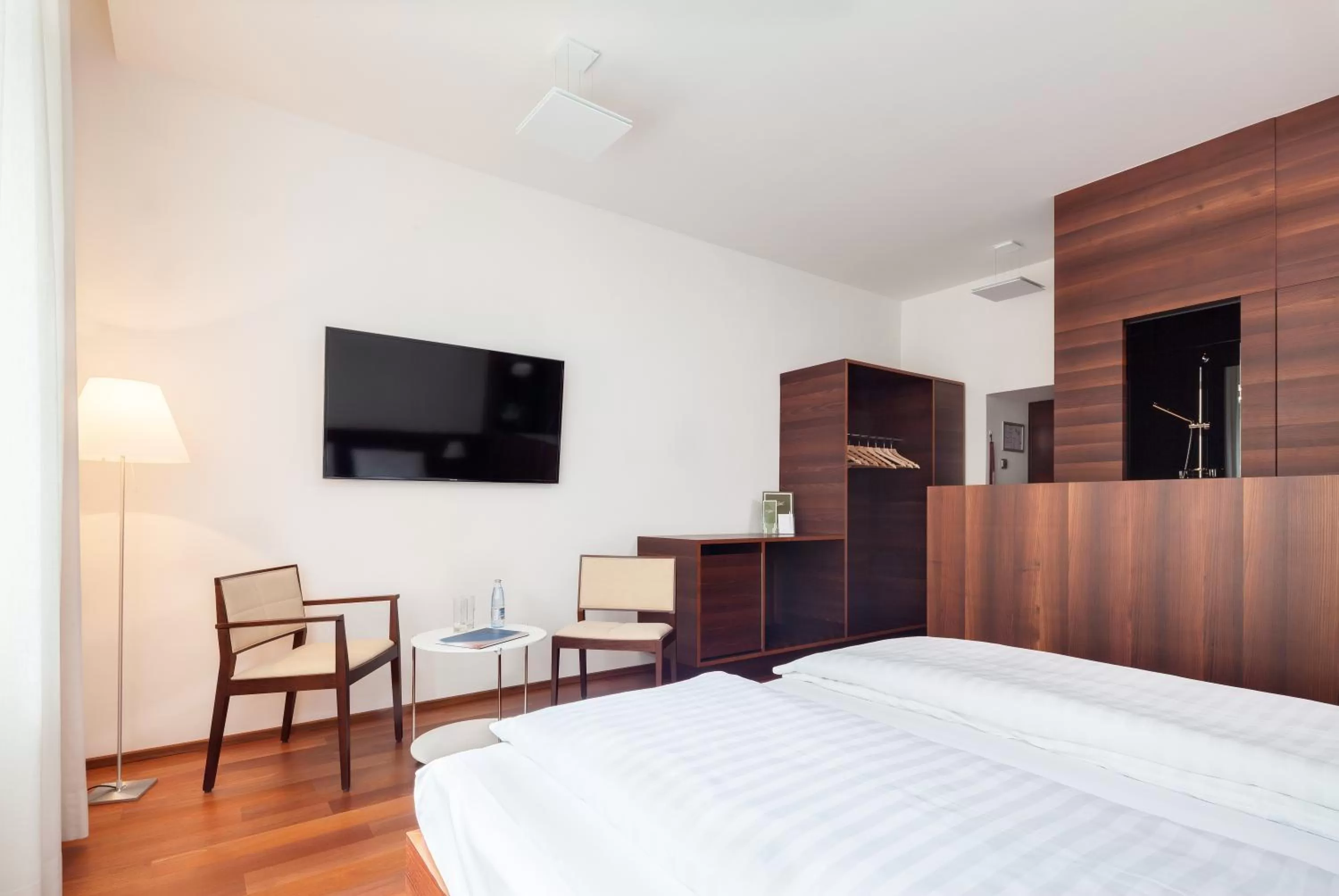 TV and multimedia, Bed in Hotel Central