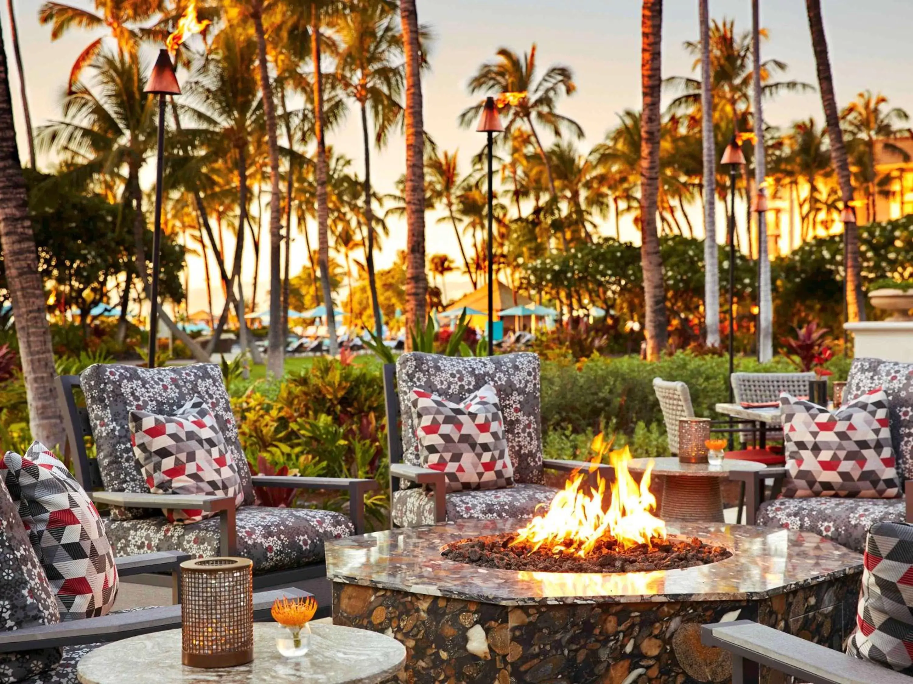 Restaurant/places to eat in Fairmont Orchid