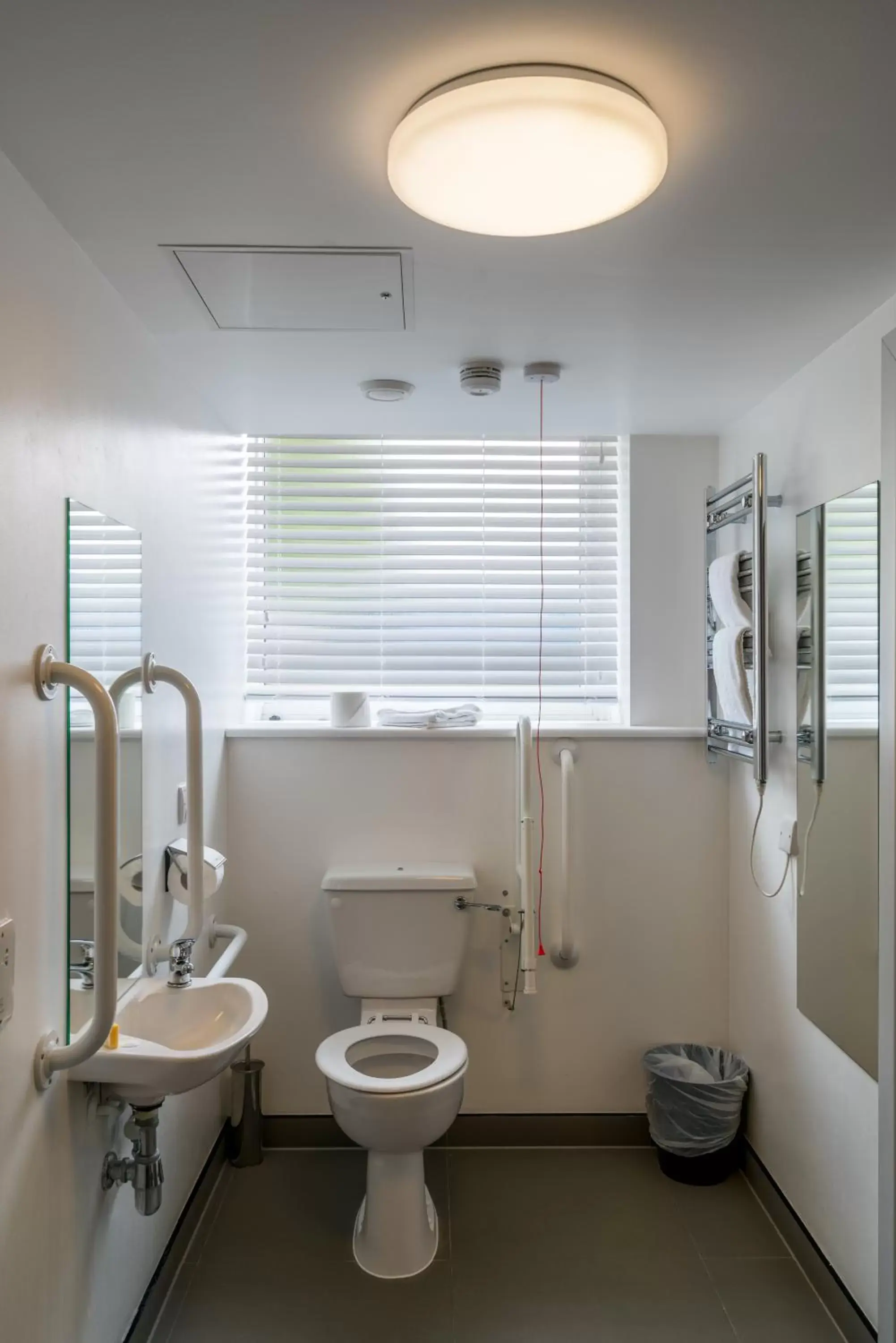 Toilet, Bathroom in Pelican London Hotel and Residence