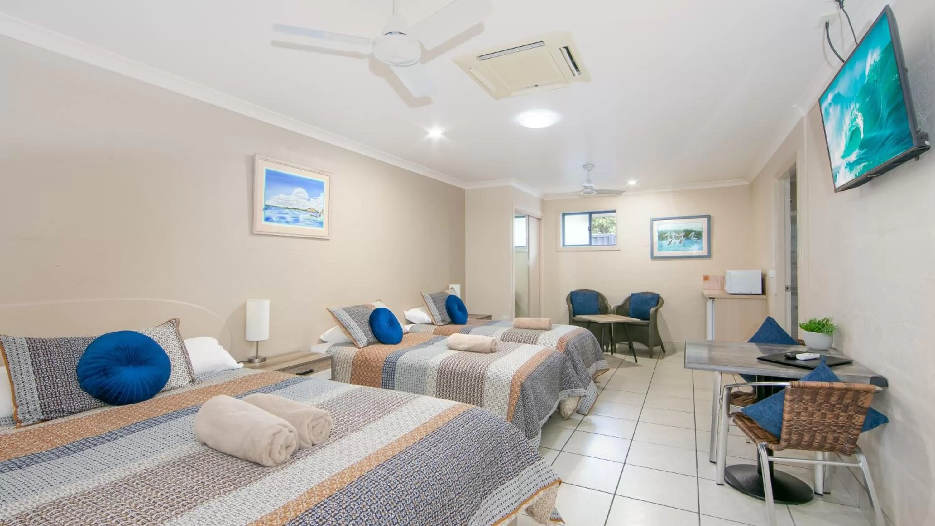 Bed in Yamba Twin Pines Motel