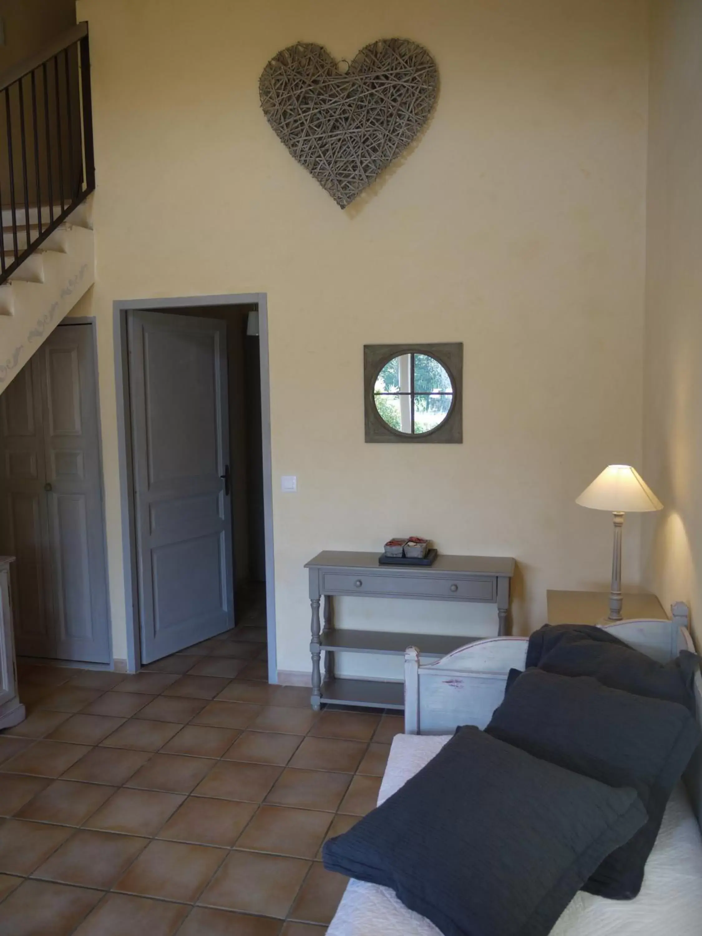 Living room, Bed in Mas des Marguerites