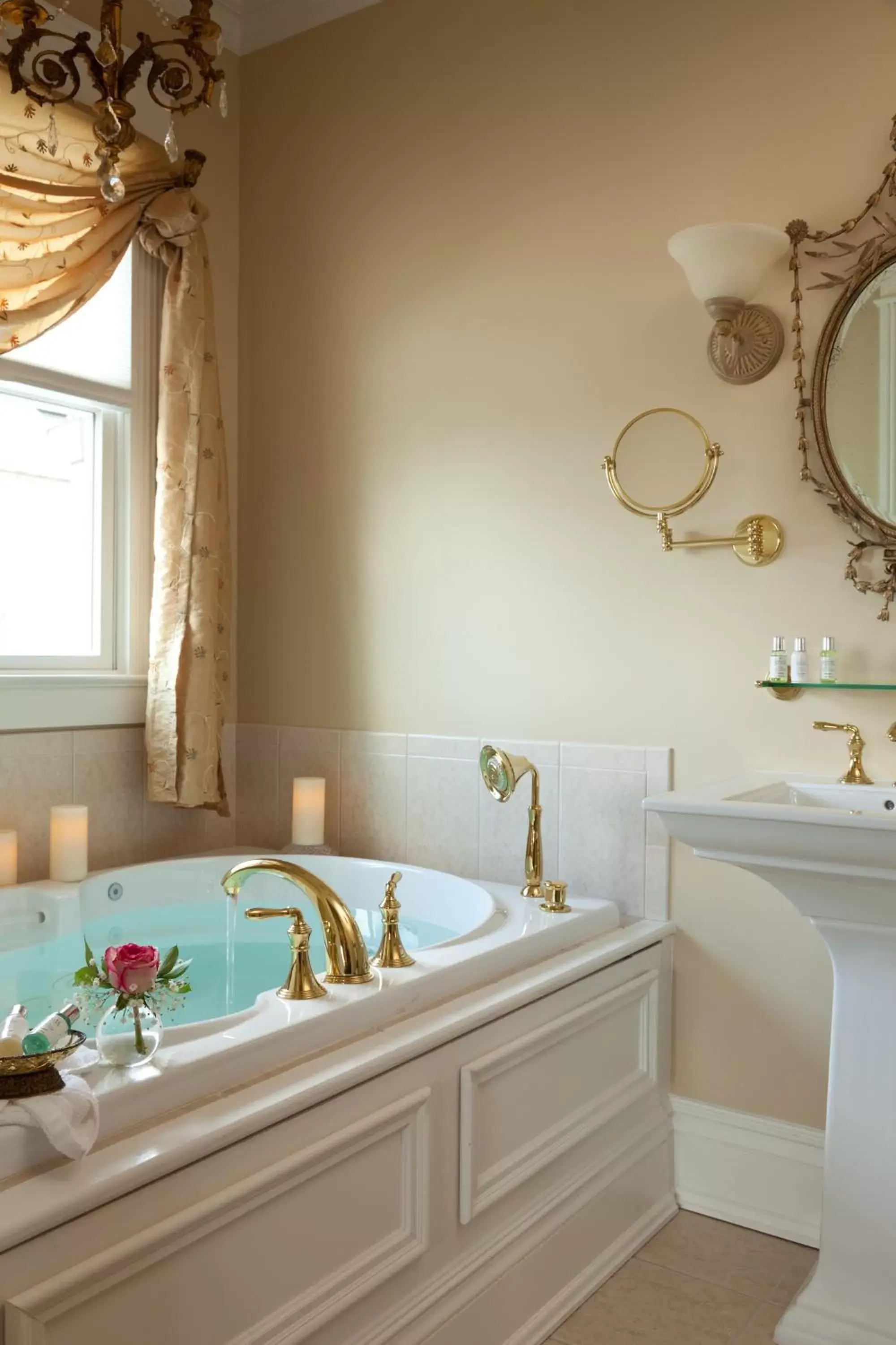 Bathroom in The Tower Cottage Bed and Breakfast