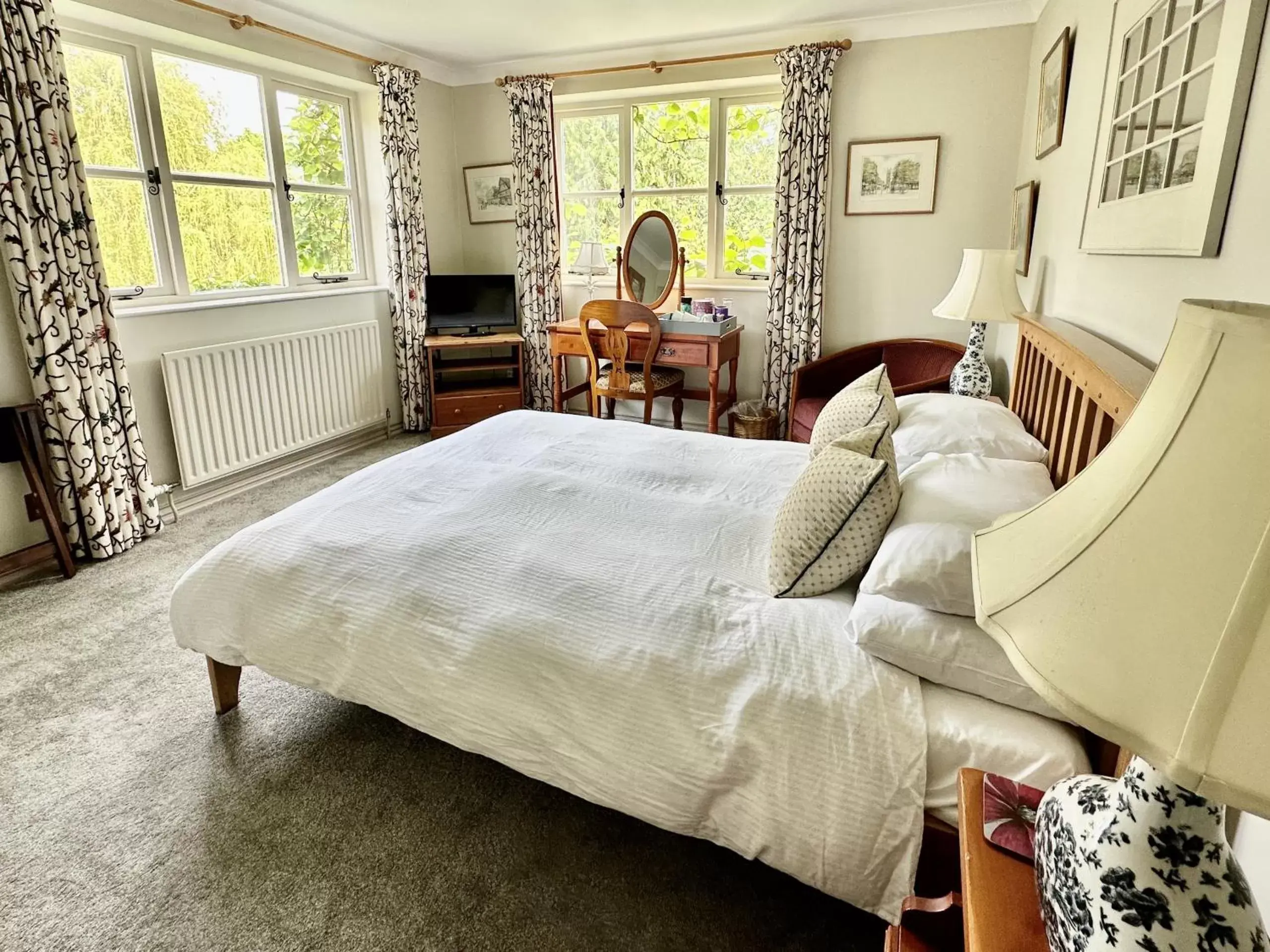 Bedroom, Bed in Farthings Country House Hotel & Restaurant Tunton