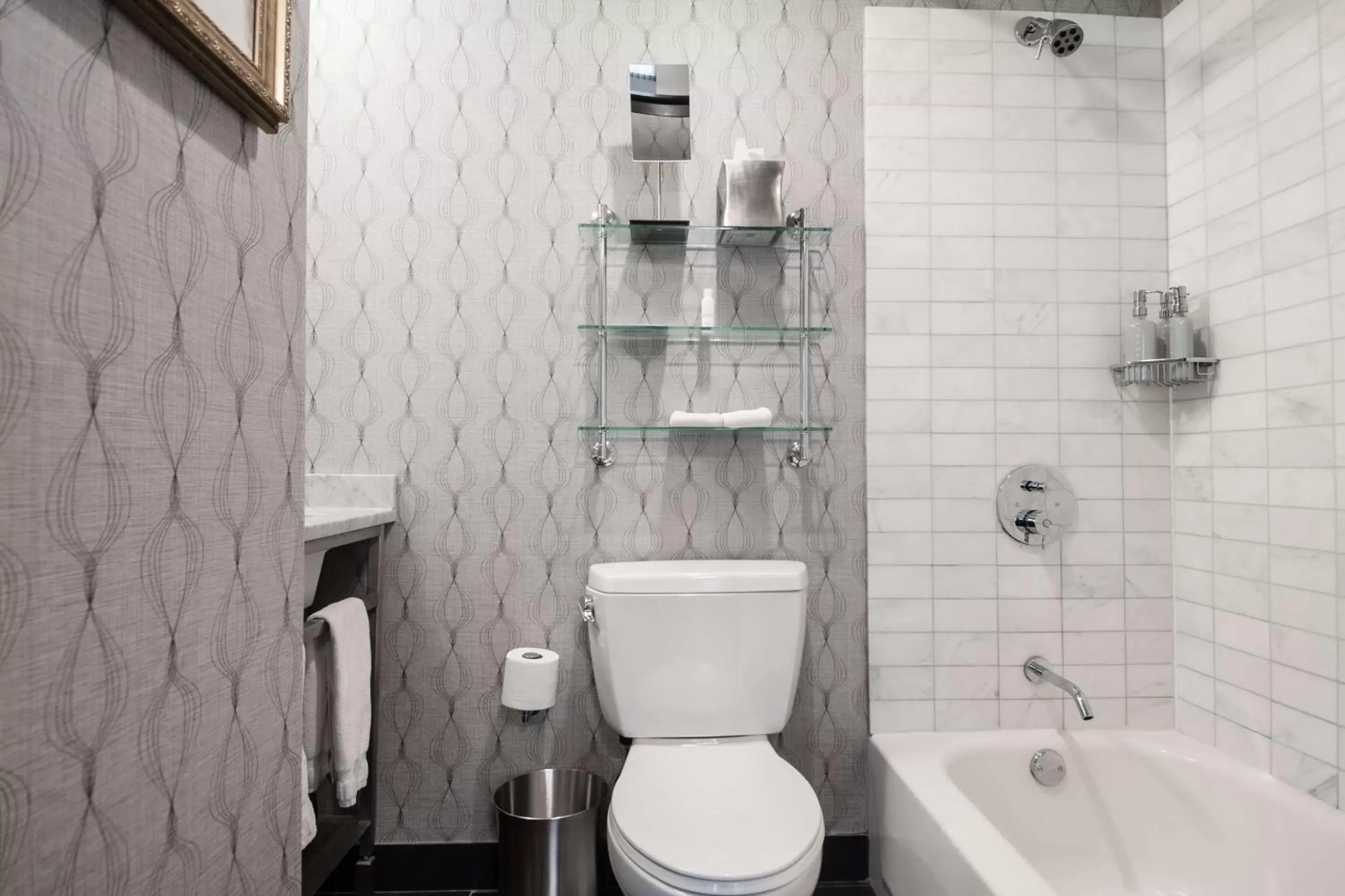 Shower, Bathroom in The Allegro Royal Sonesta Hotel Chicago Loop