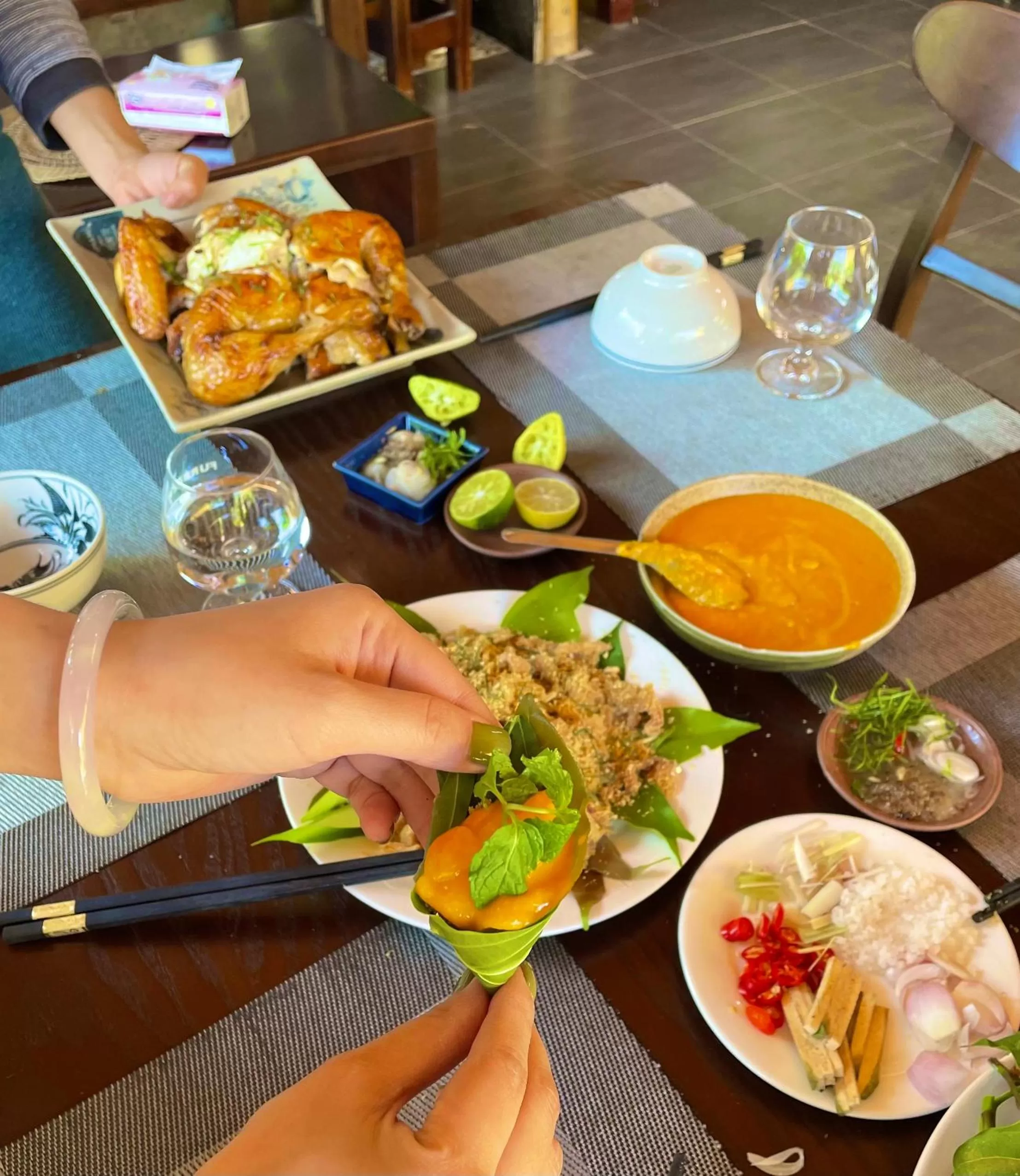 Food and drinks in Trang An Lamia Bungalow