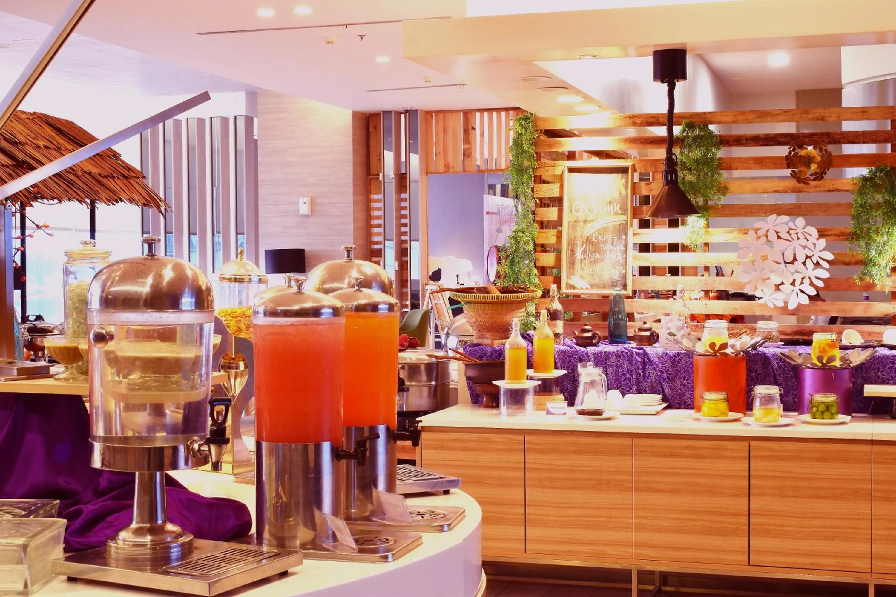 Restaurant/places to eat in FOX Hotel Pekanbaru