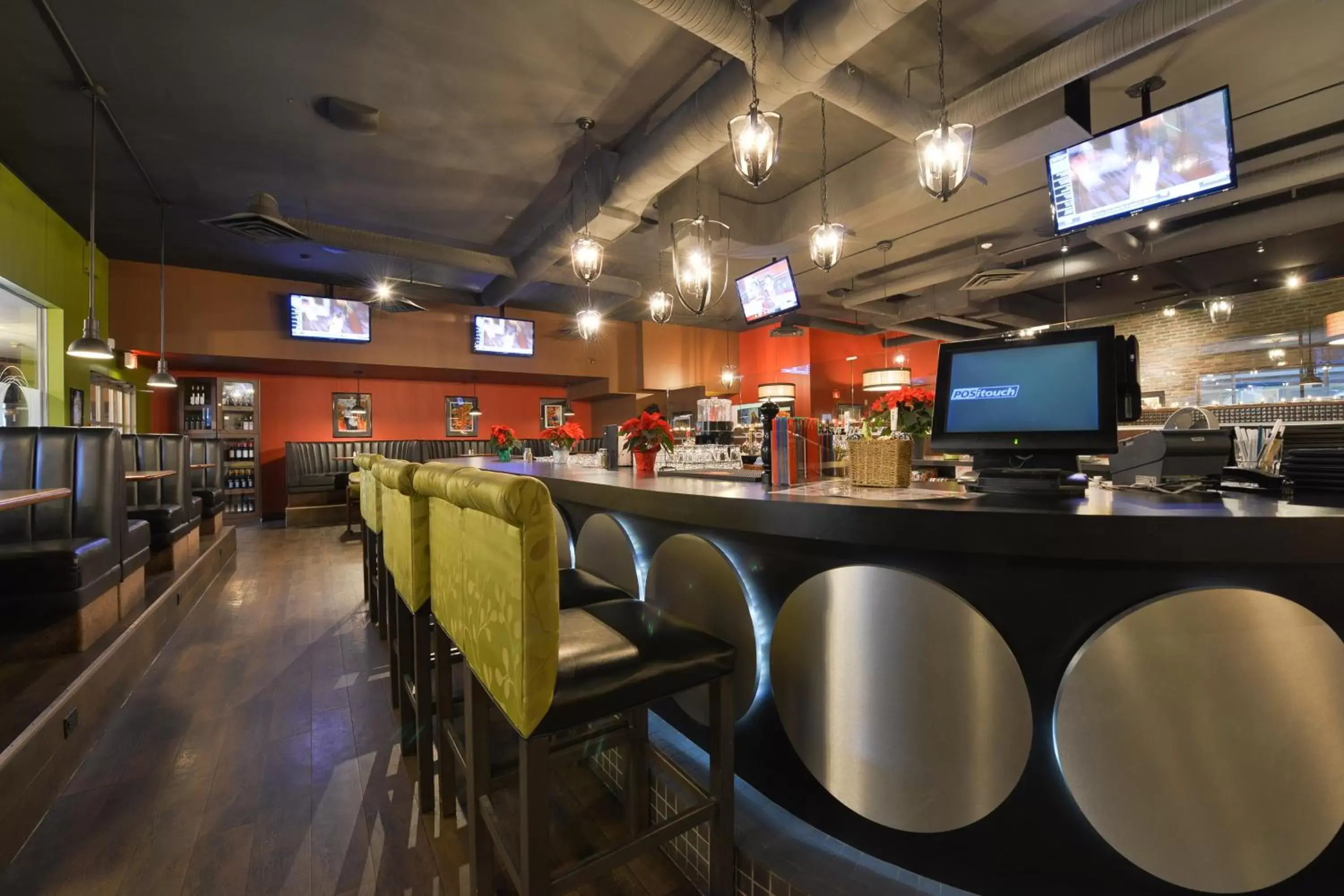 Lounge or bar, Restaurant/Places to Eat in Prestige Vernon Hotel