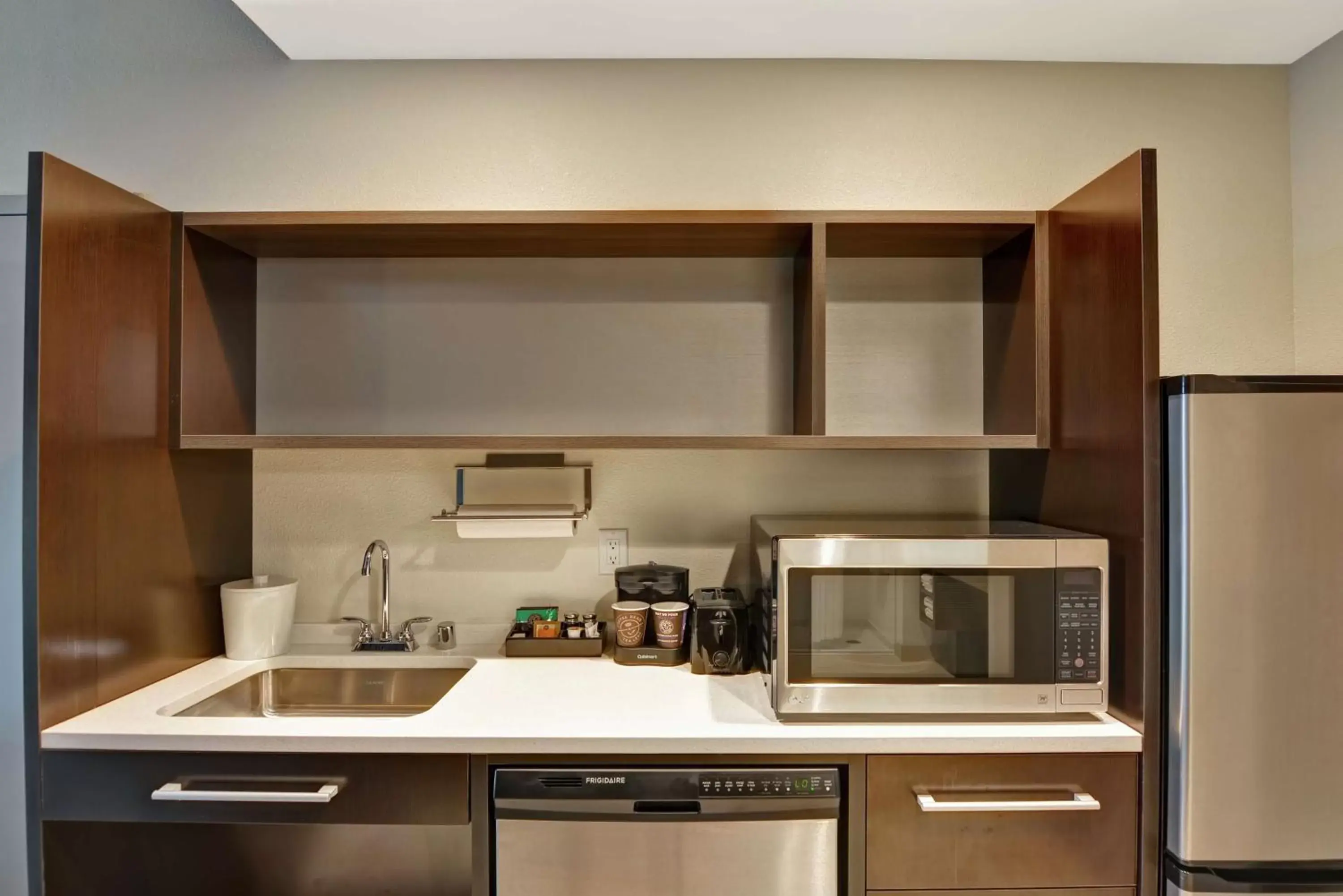 Kitchen or kitchenette, Kitchen/Kitchenette in Home2 Suites by Hilton Rochester Mayo Clinic Area