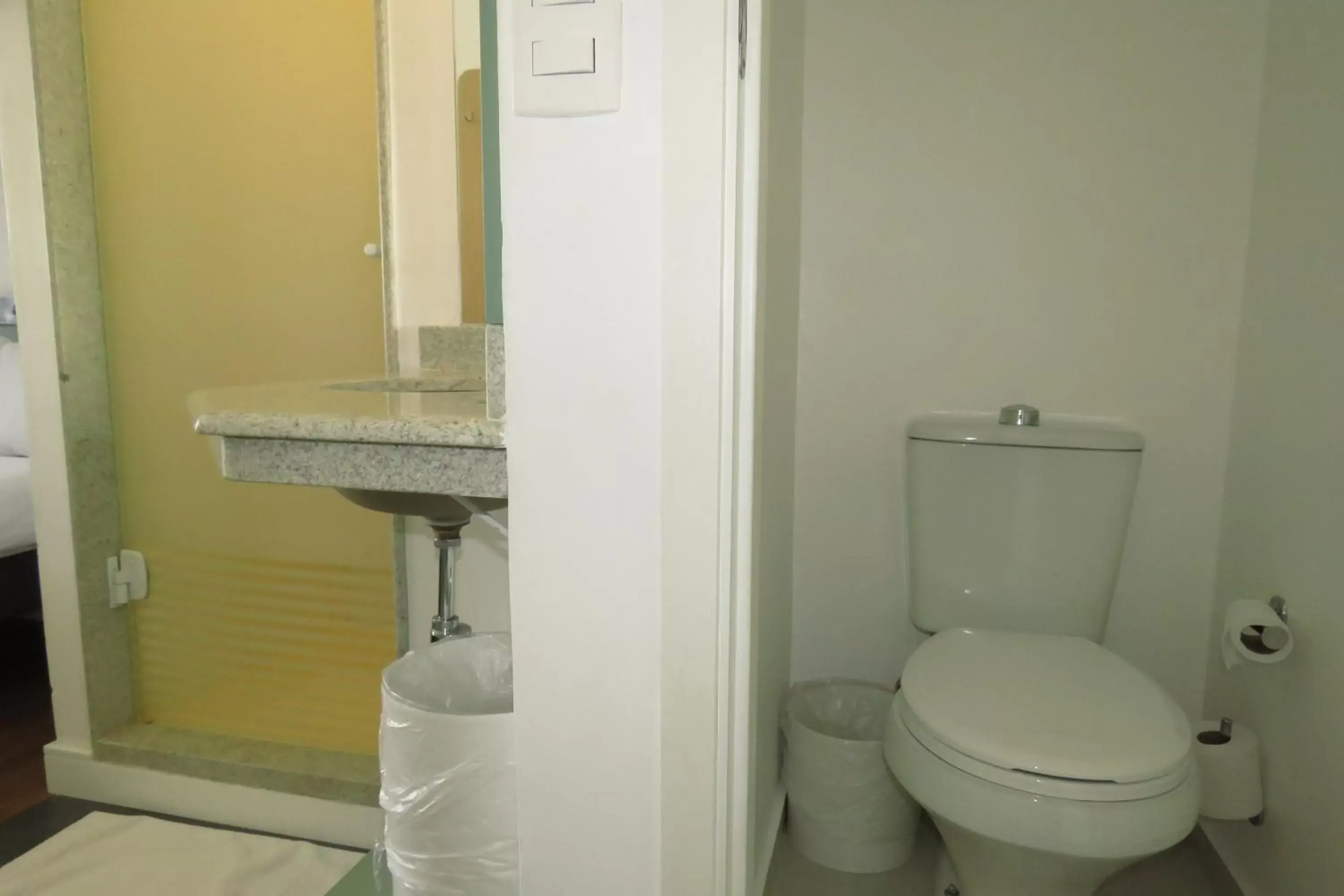 Bathroom in ibis budget Osasco