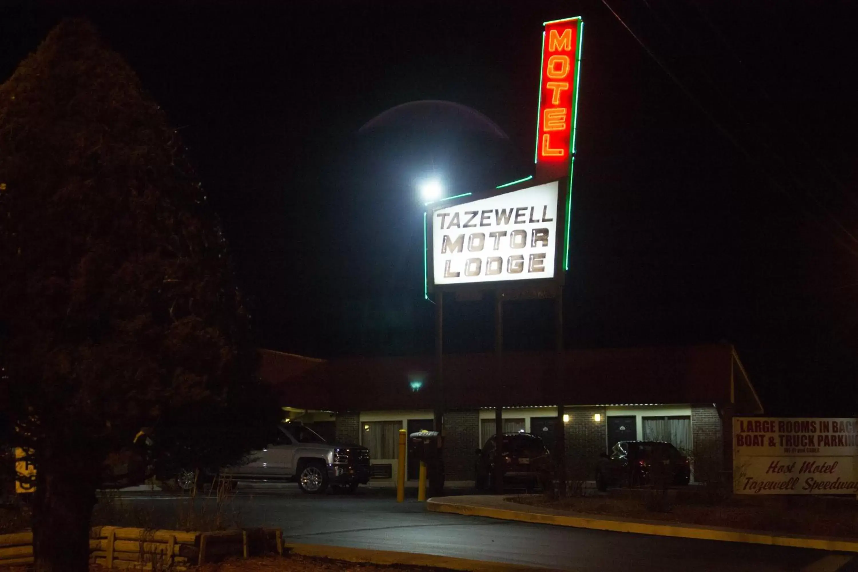 Facade/entrance, Property Building in Tazewell Motor Lodge