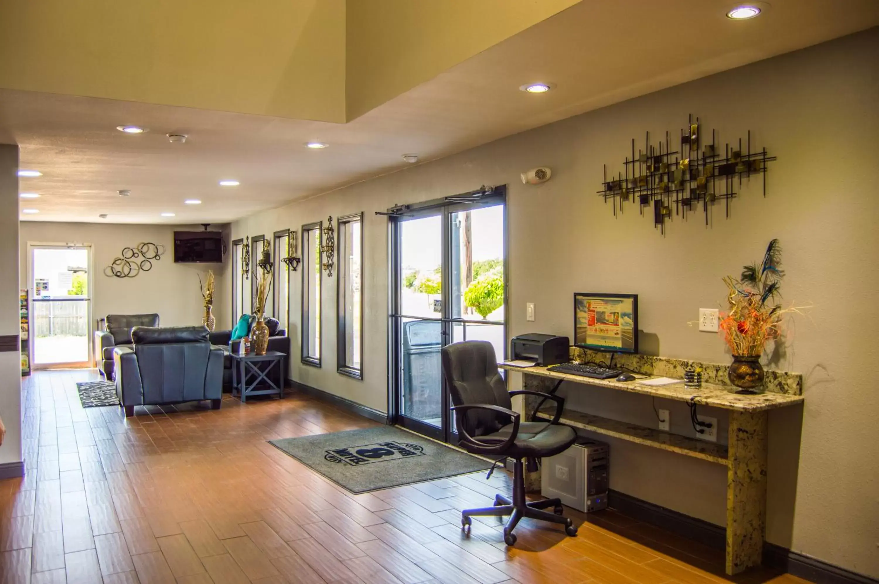 Lobby or reception in Super 8 by Wyndham Ardmore Lobby or reception in Super 8 by Wyndham Ardmore