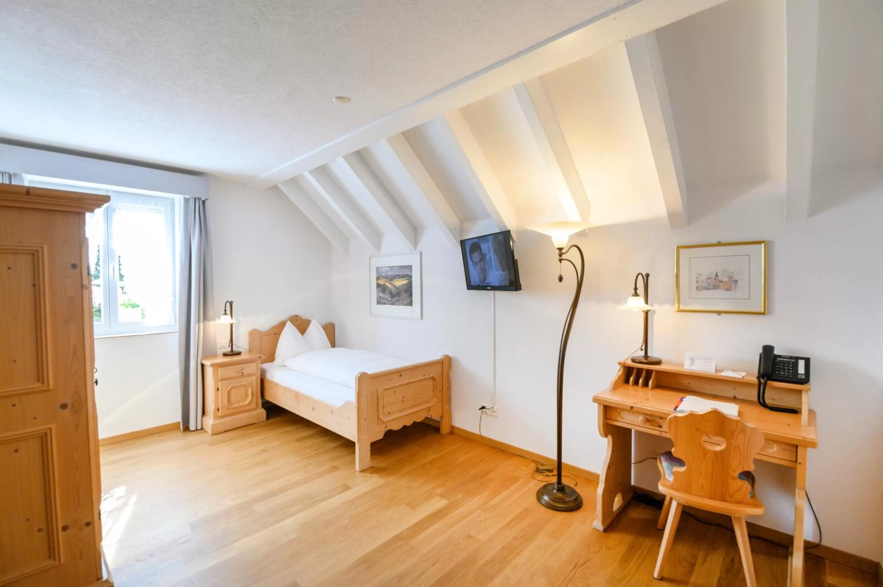 Decorative detail, TV/Entertainment Center in Romantik Hotel zu den drei Sternen