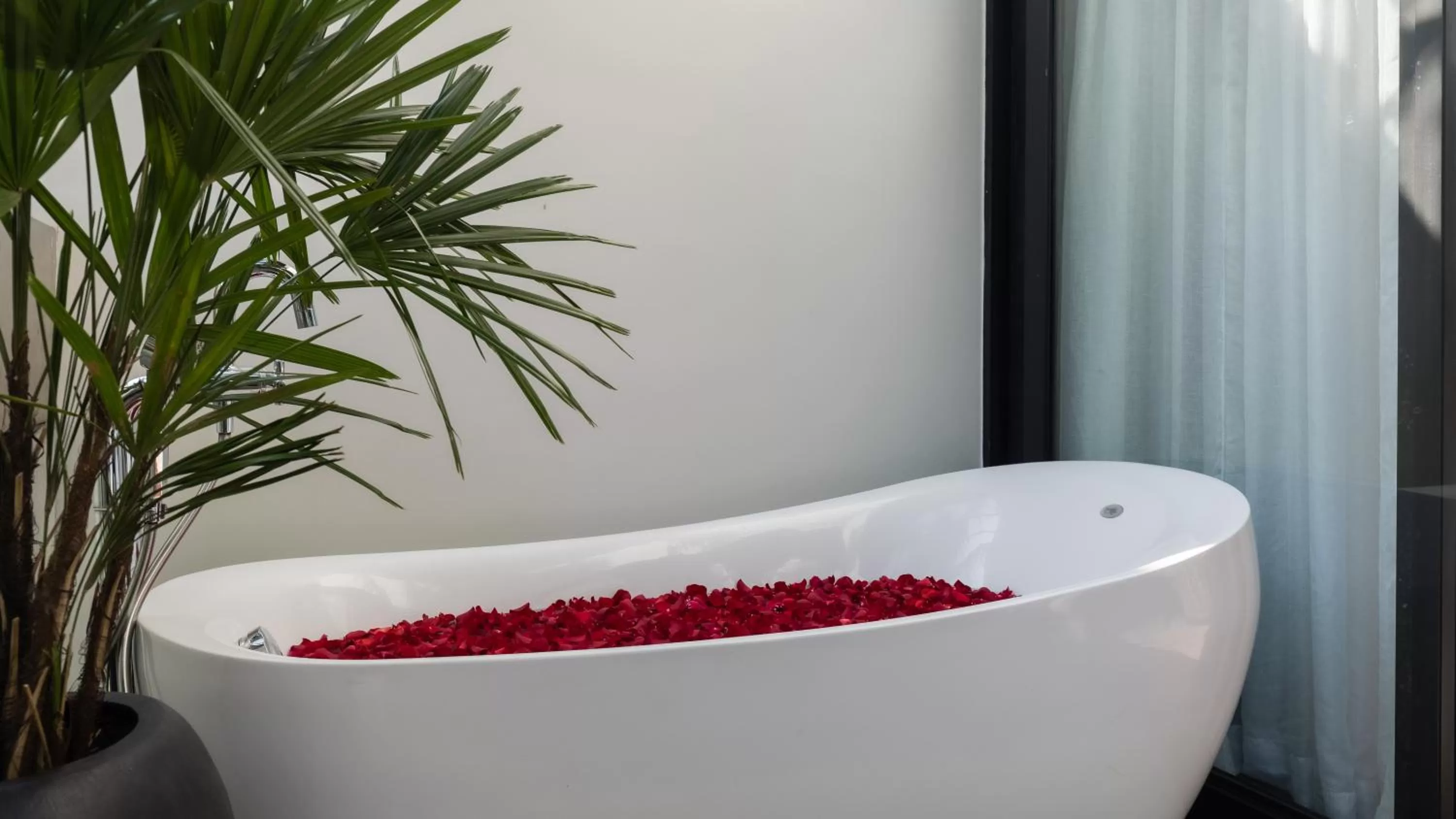 Bath in Shintana Saya La Maison