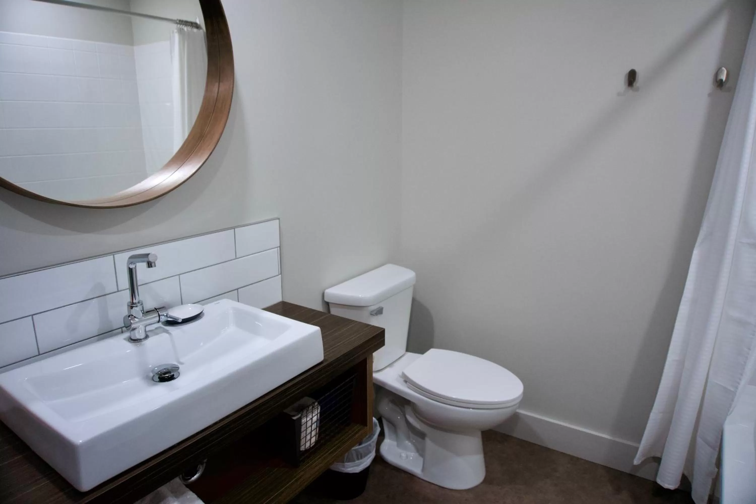 Toilet in Morel Executive Suites