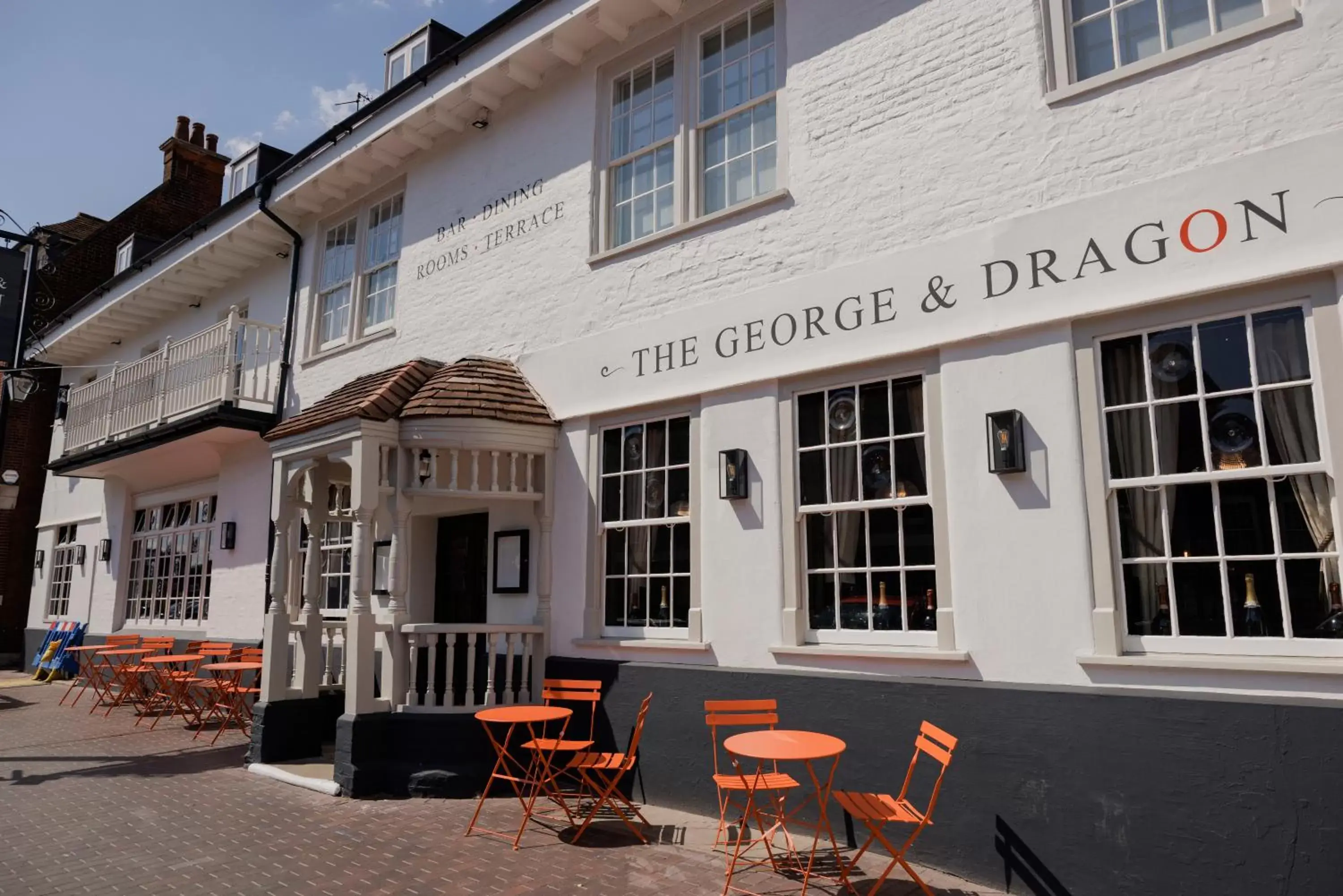 Facade/entrance, Property Building in The George & Dragon