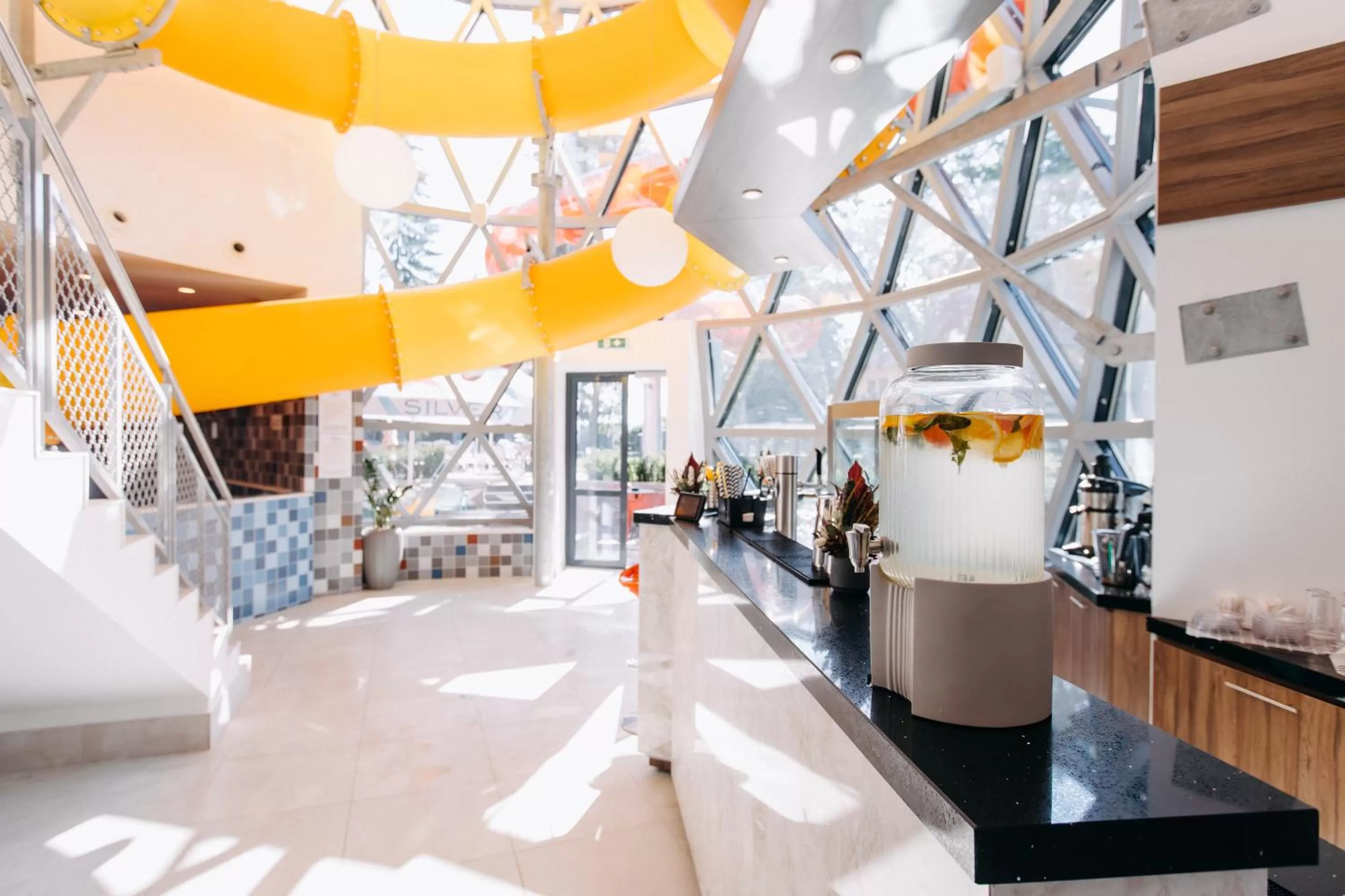 Lounge or bar in HOTEL CRYSTAL WELLNESS & SPA superior