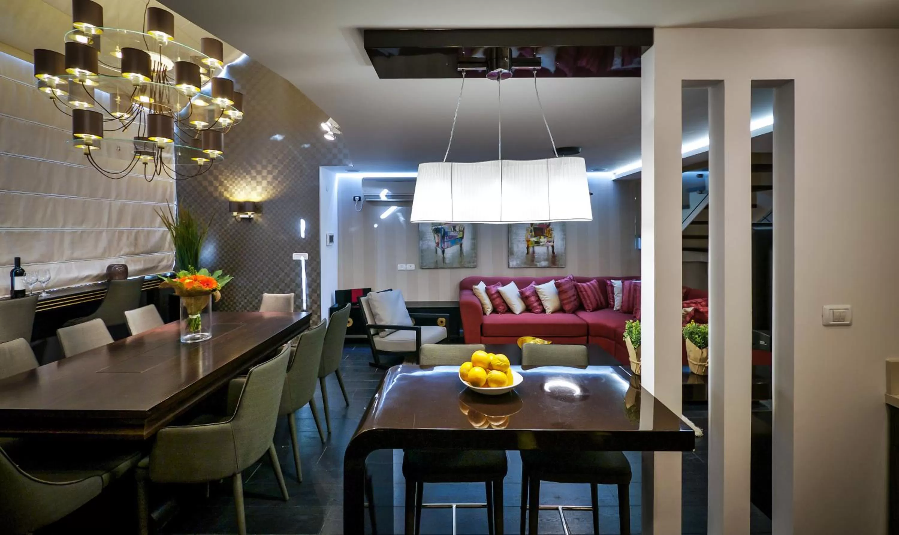 Dining area in 21st Floor Hotel