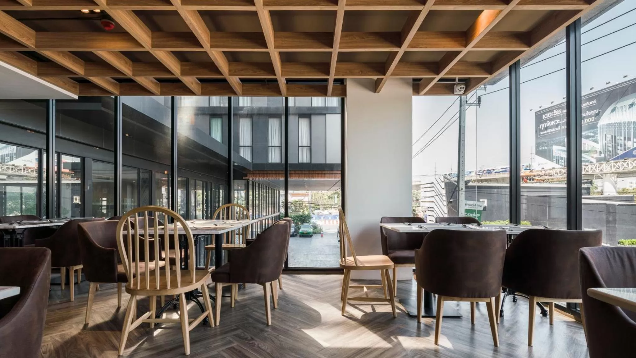 Restaurant/places to eat in Zayn Hotel Bangkok - Airport Link Access